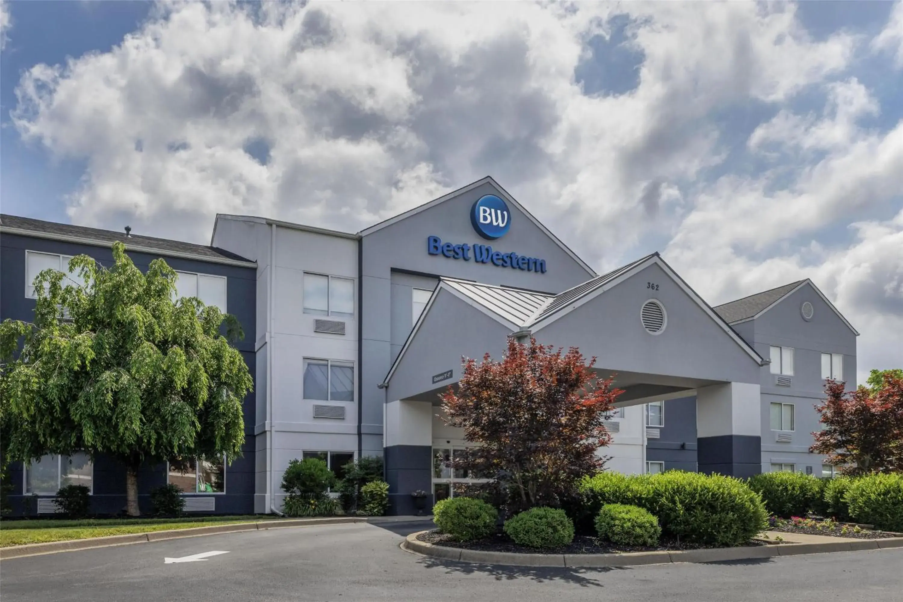 Property building in Best Western Louisville South - Shepherdsville Property building in Best Western Louisville South - Shepherdsville