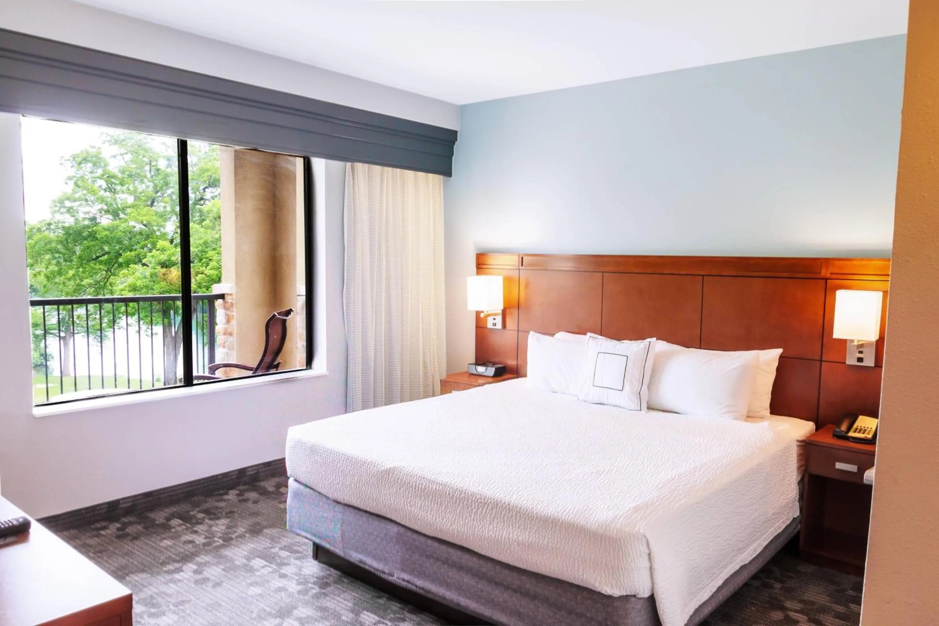 Bedroom, Bed in Courtyard by Marriott New Braunfels River Village