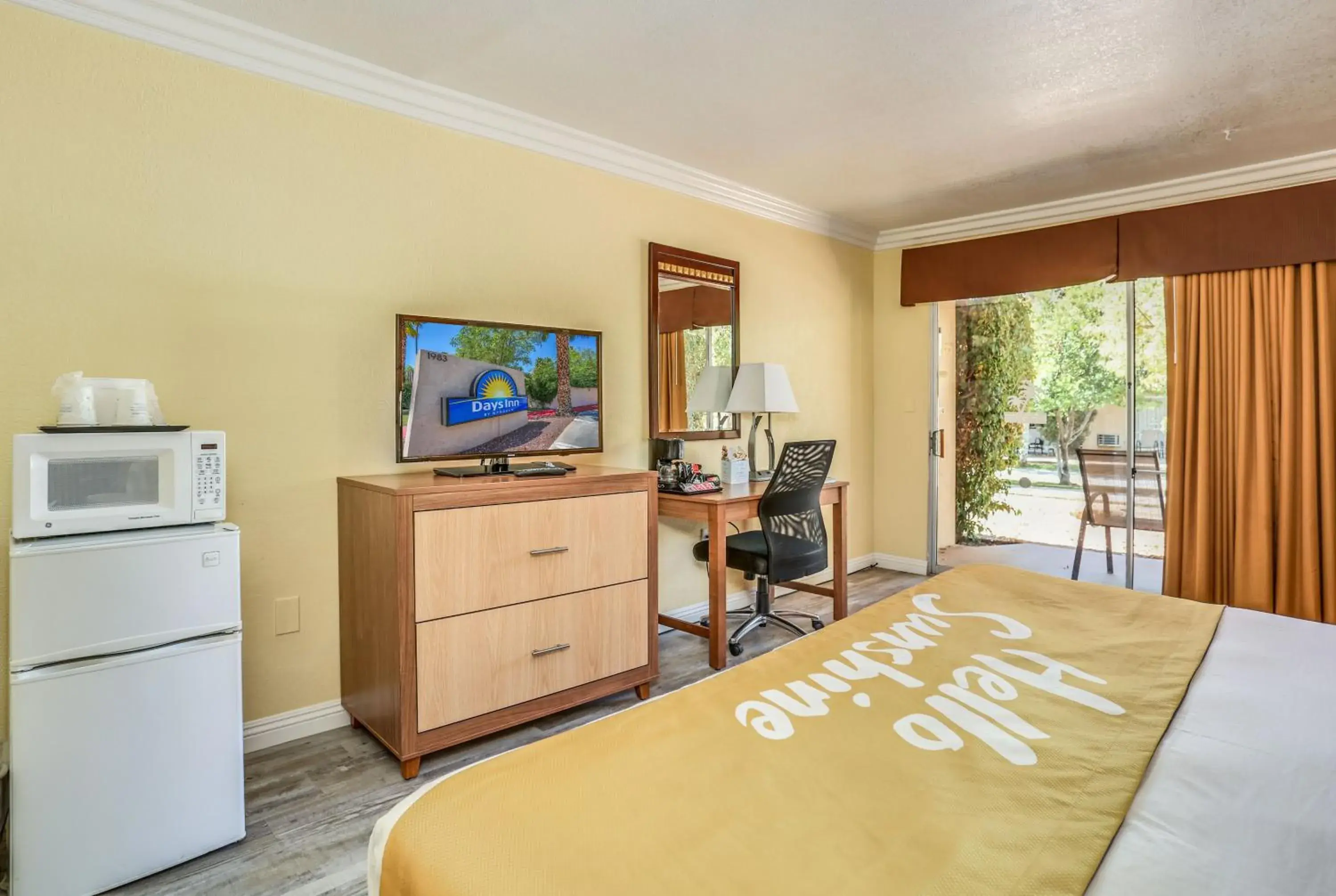 Property building in Days Inn by Wyndham Palm Springs Property building in Days Inn by Wyndham Palm Springs
