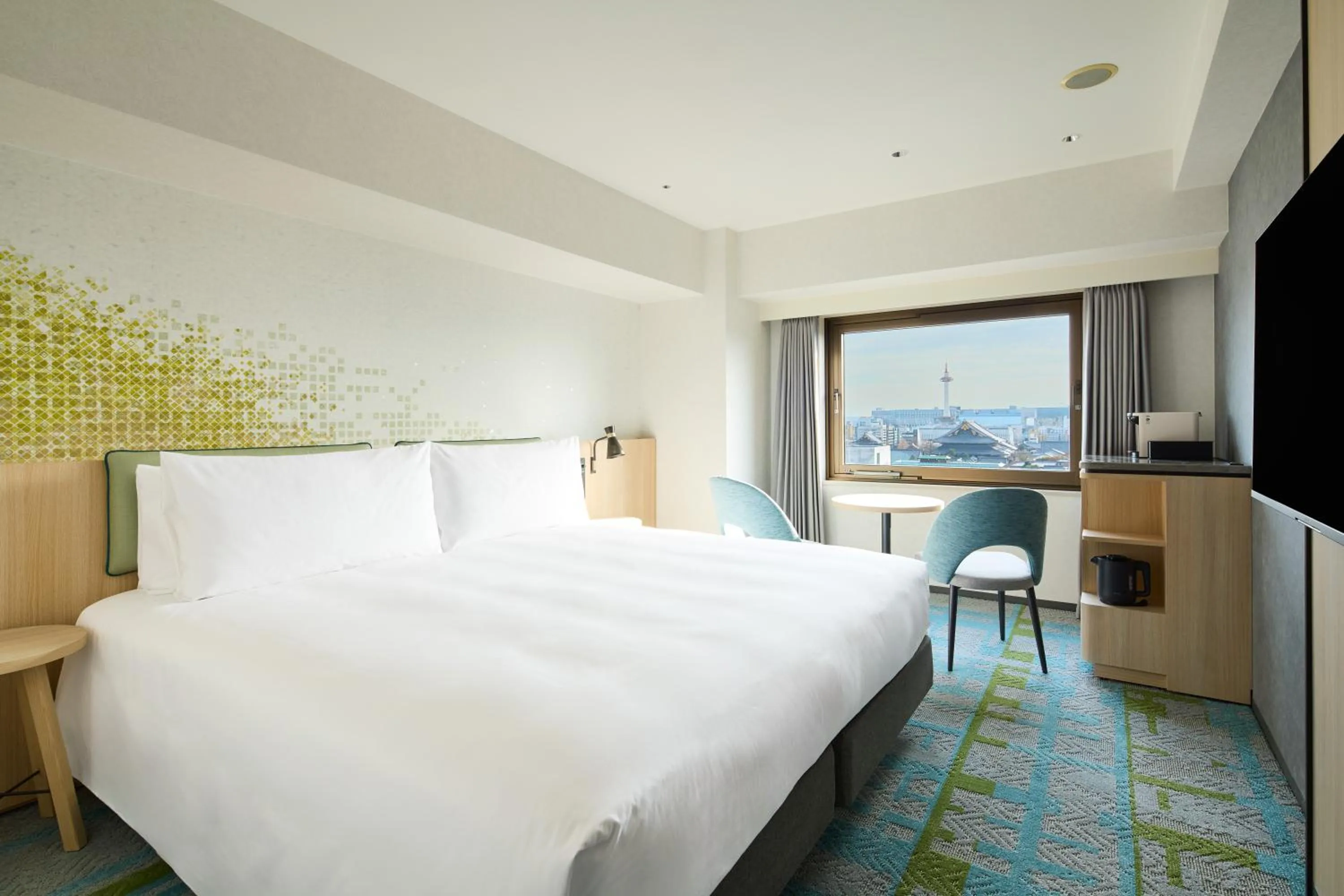 Photo of the whole room, Bed in Holiday Inn Kyoto Gojo