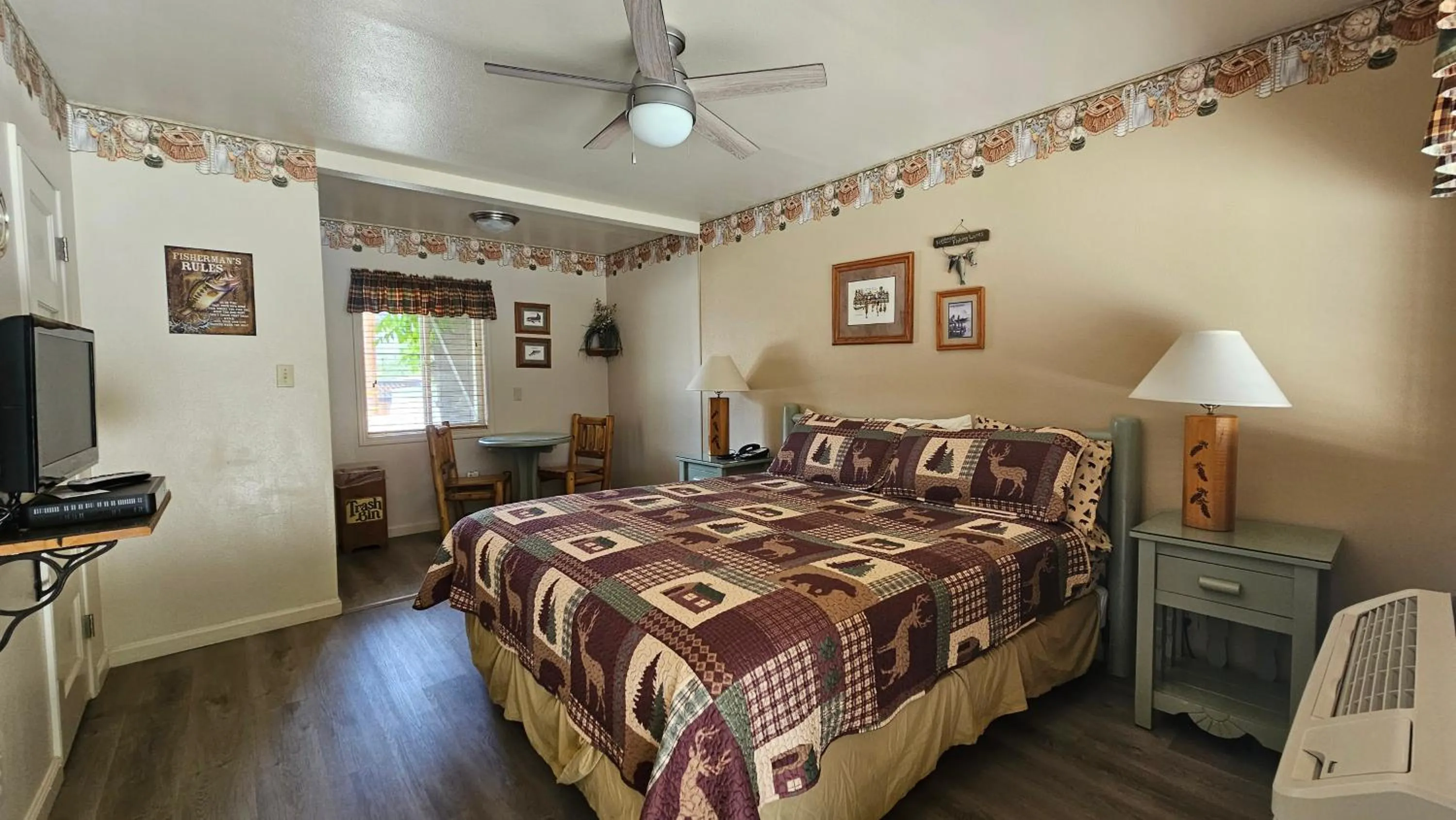 Bed in Sequoia Lodge