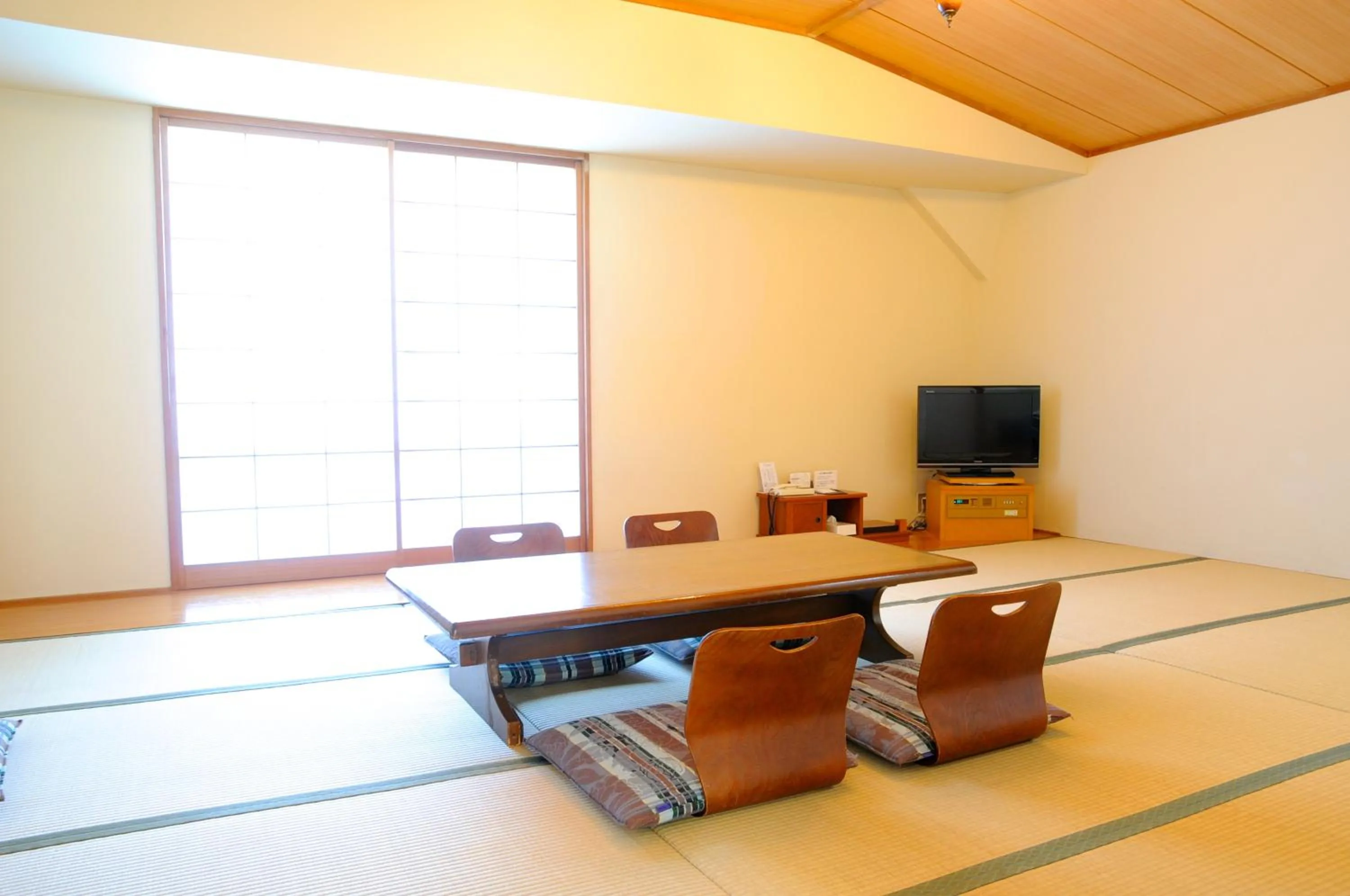 Photo of the whole room in Tateyama Resort Hotel