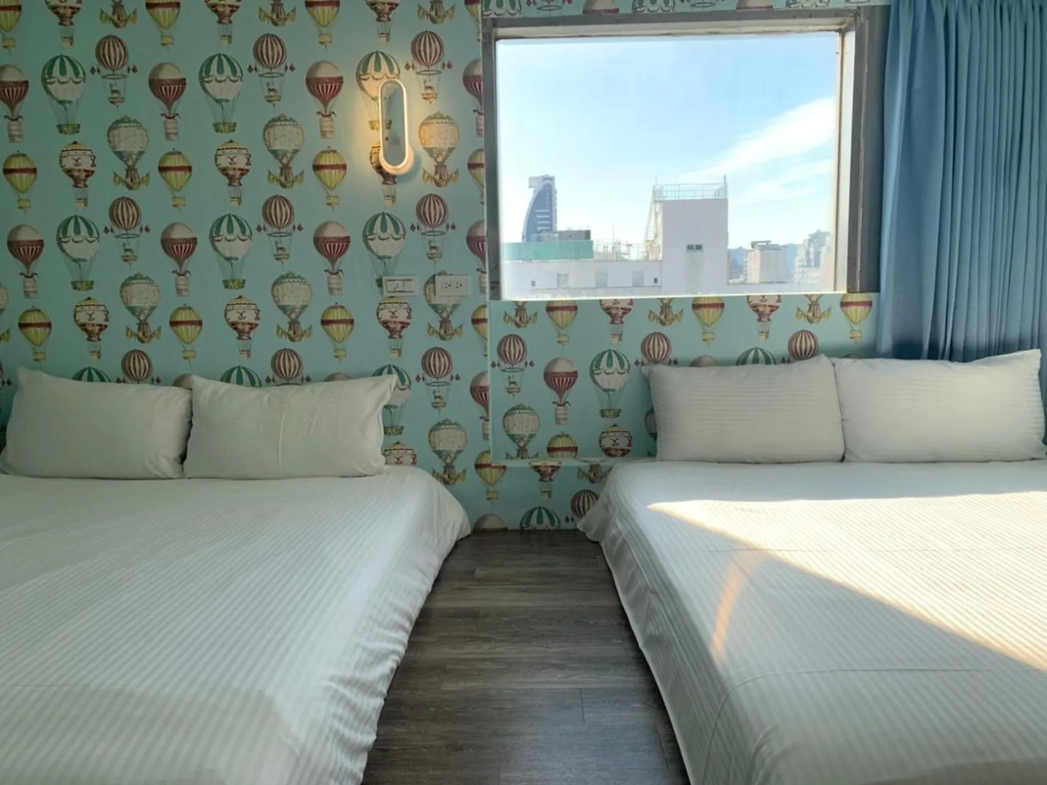 Photo of the whole room, Bed in Liu He Su Hotel