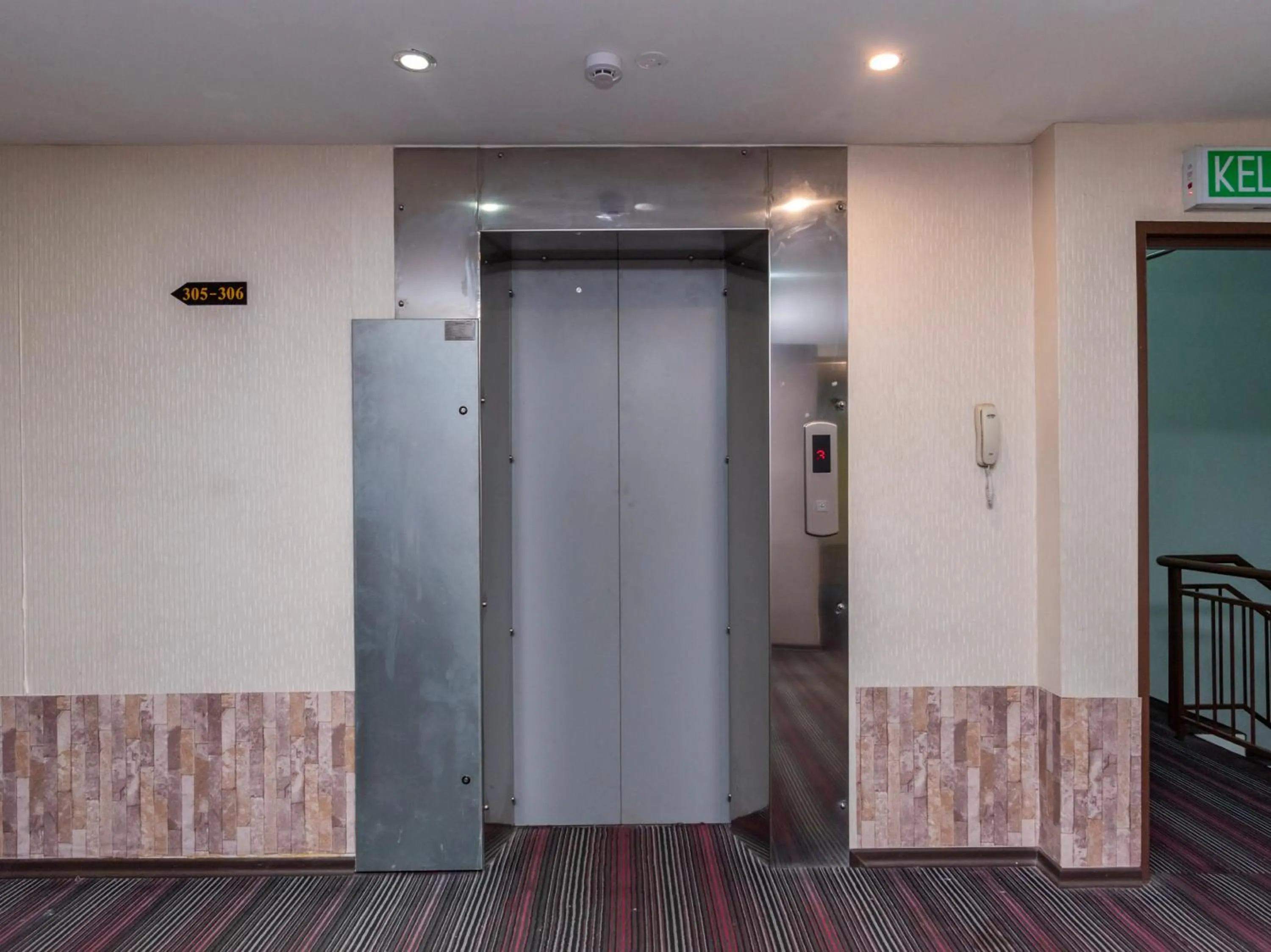 Area and facilities in Remember Hotel Bukit Gambir