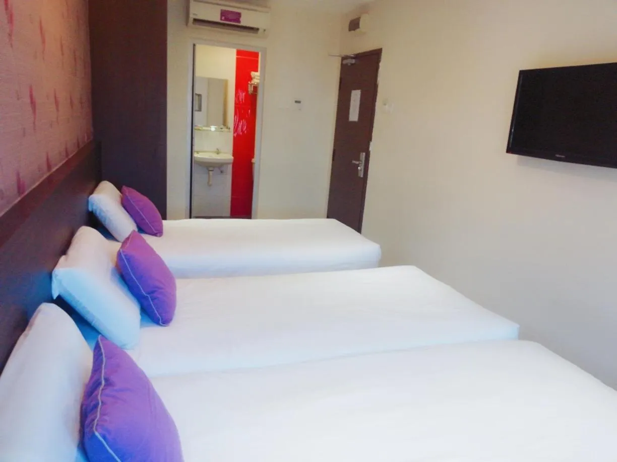 Bed in Remember Hotel Bukit Gambir