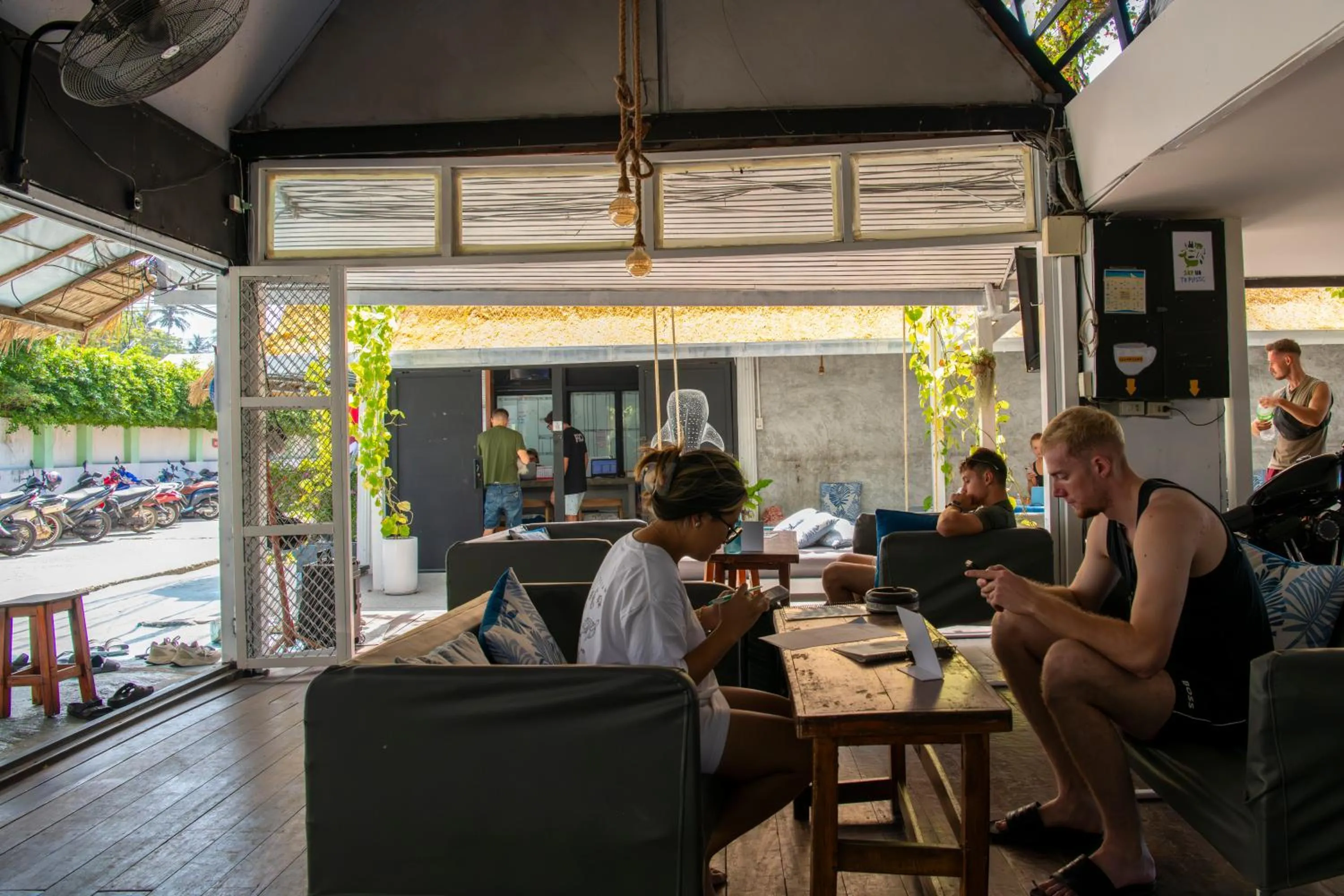 DPM Koh Tao Diving Hotel & Bar