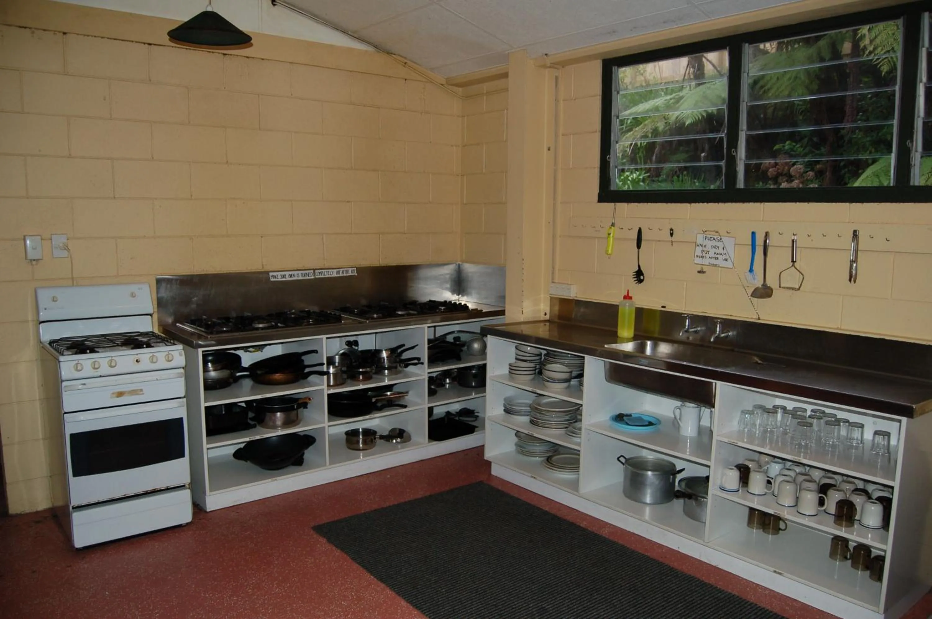 Kitchen or kitchenette in Egmont Eco Leisure Park & Backpackers