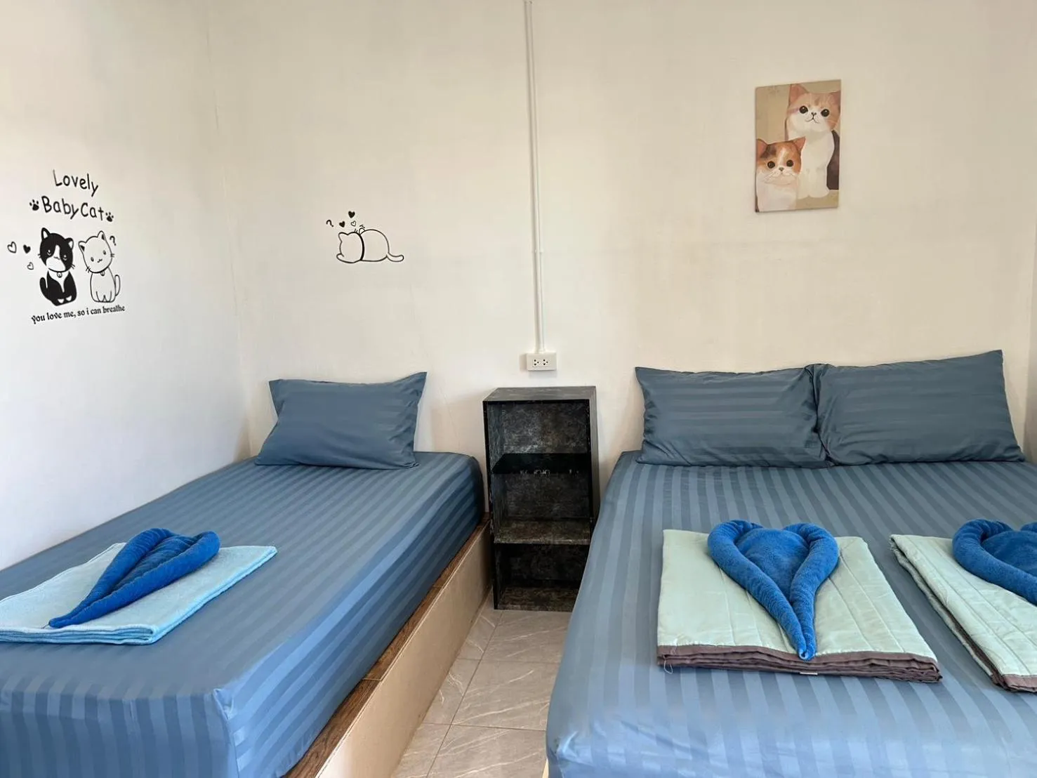 Bedroom, Bed in Cat Bungalow