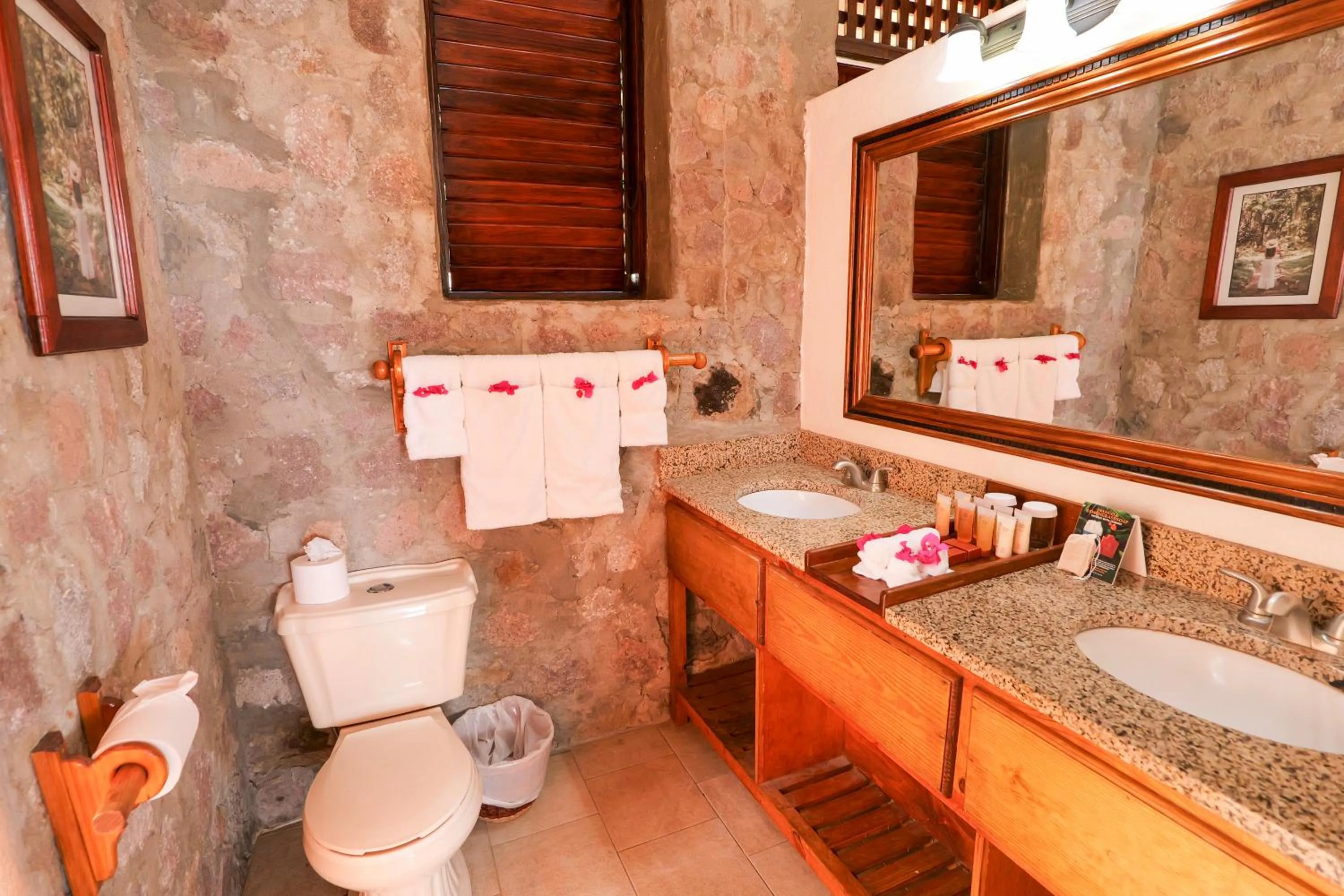 Bathroom in Stonefield Villa Resort