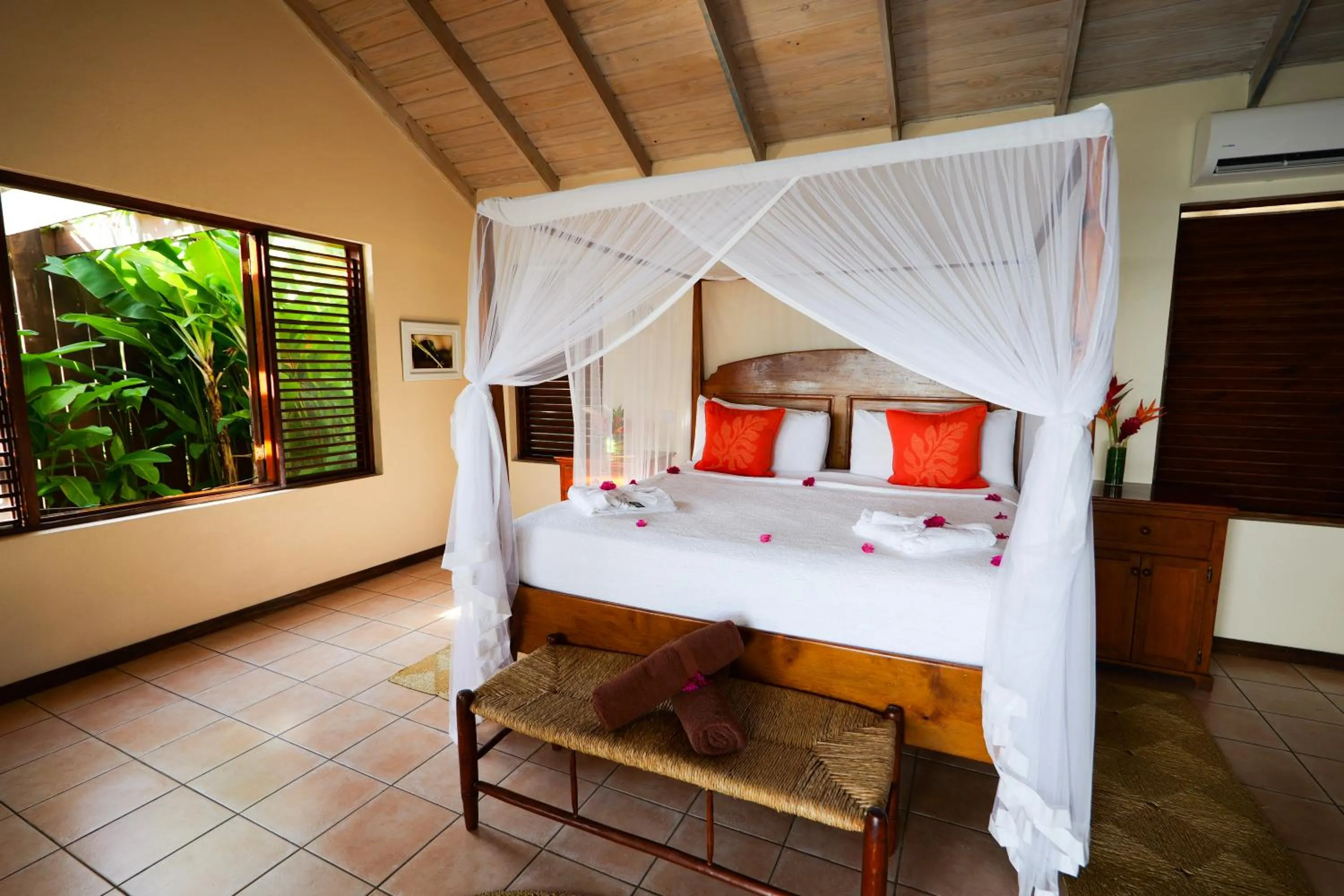 Bedroom, Bed in Stonefield Villa Resort