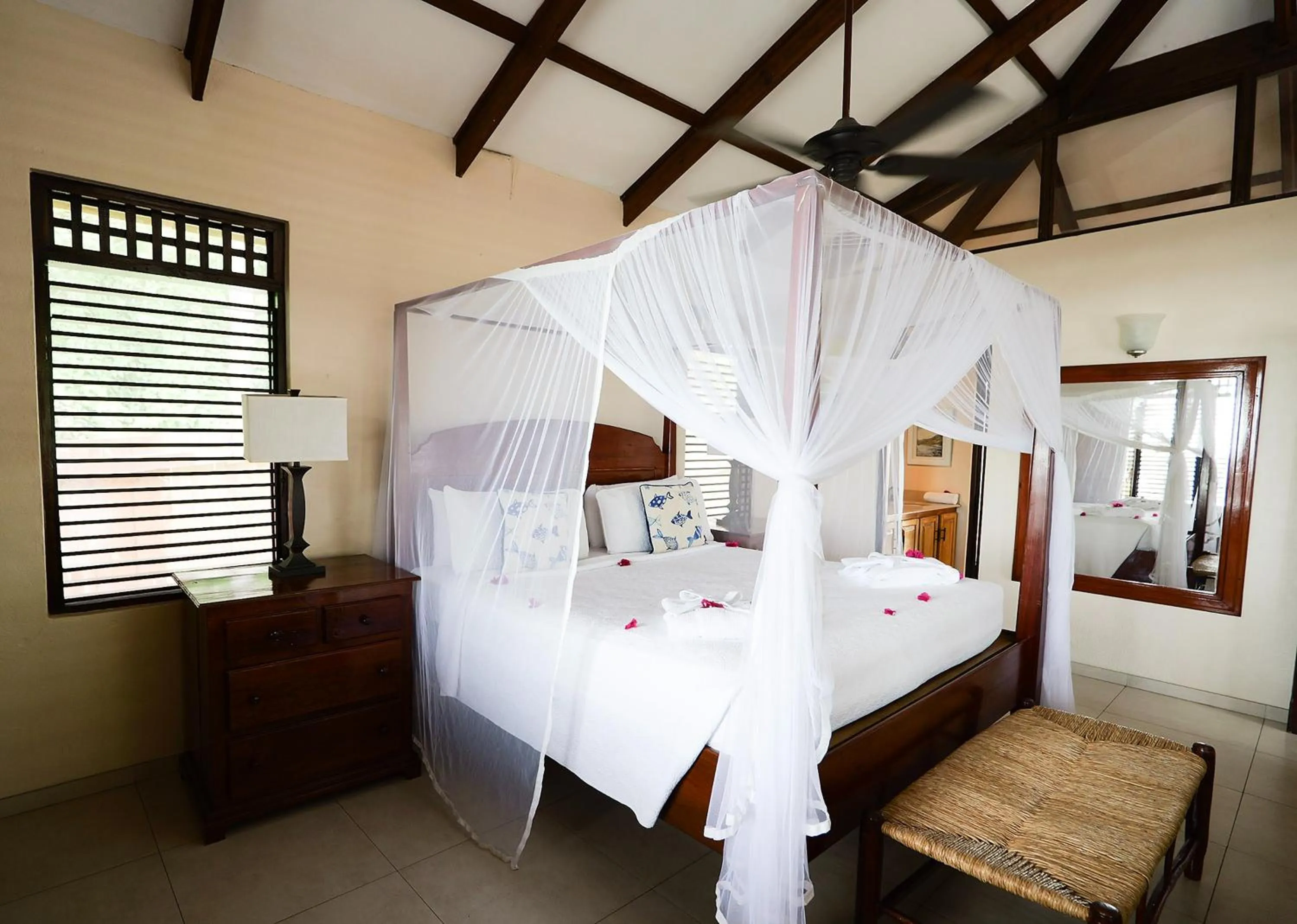 Bedroom, Bed in Stonefield Villa Resort