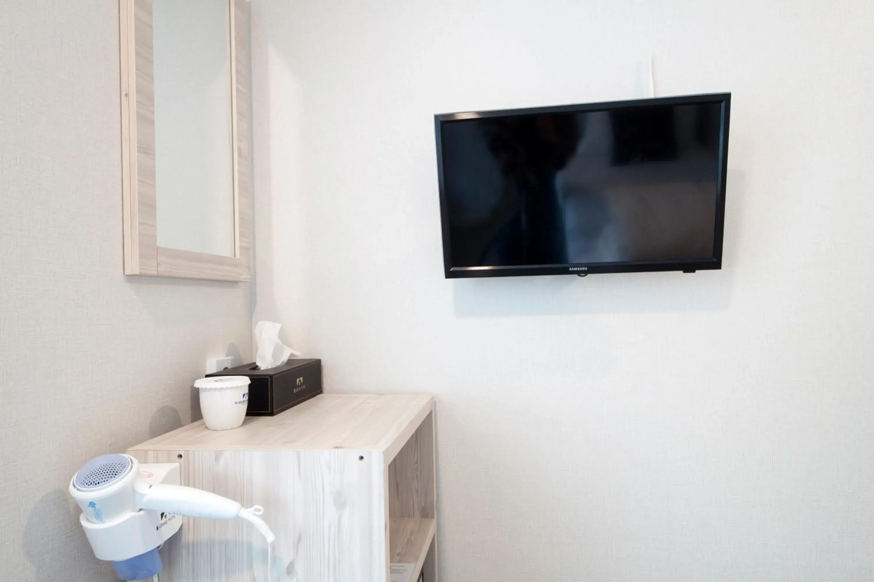 TV and multimedia in K-Grand Hotel Seoul TV and multimedia in K-Grand Hotel Seoul