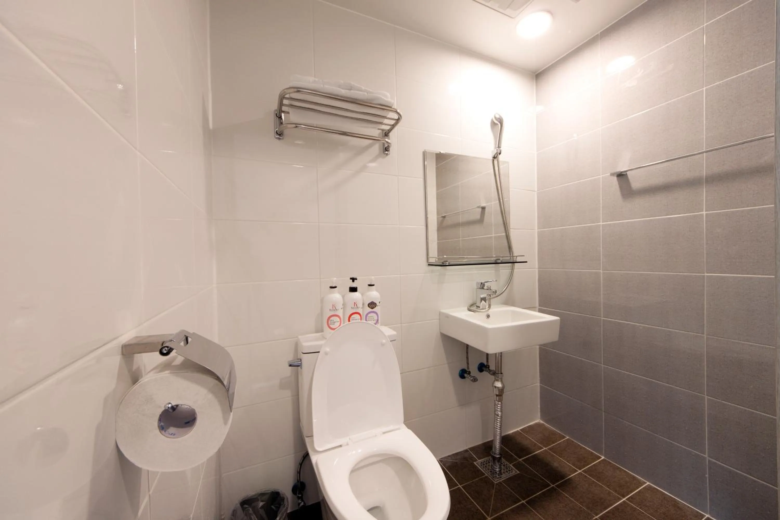 Bathroom in K-Grand Hotel Seoul