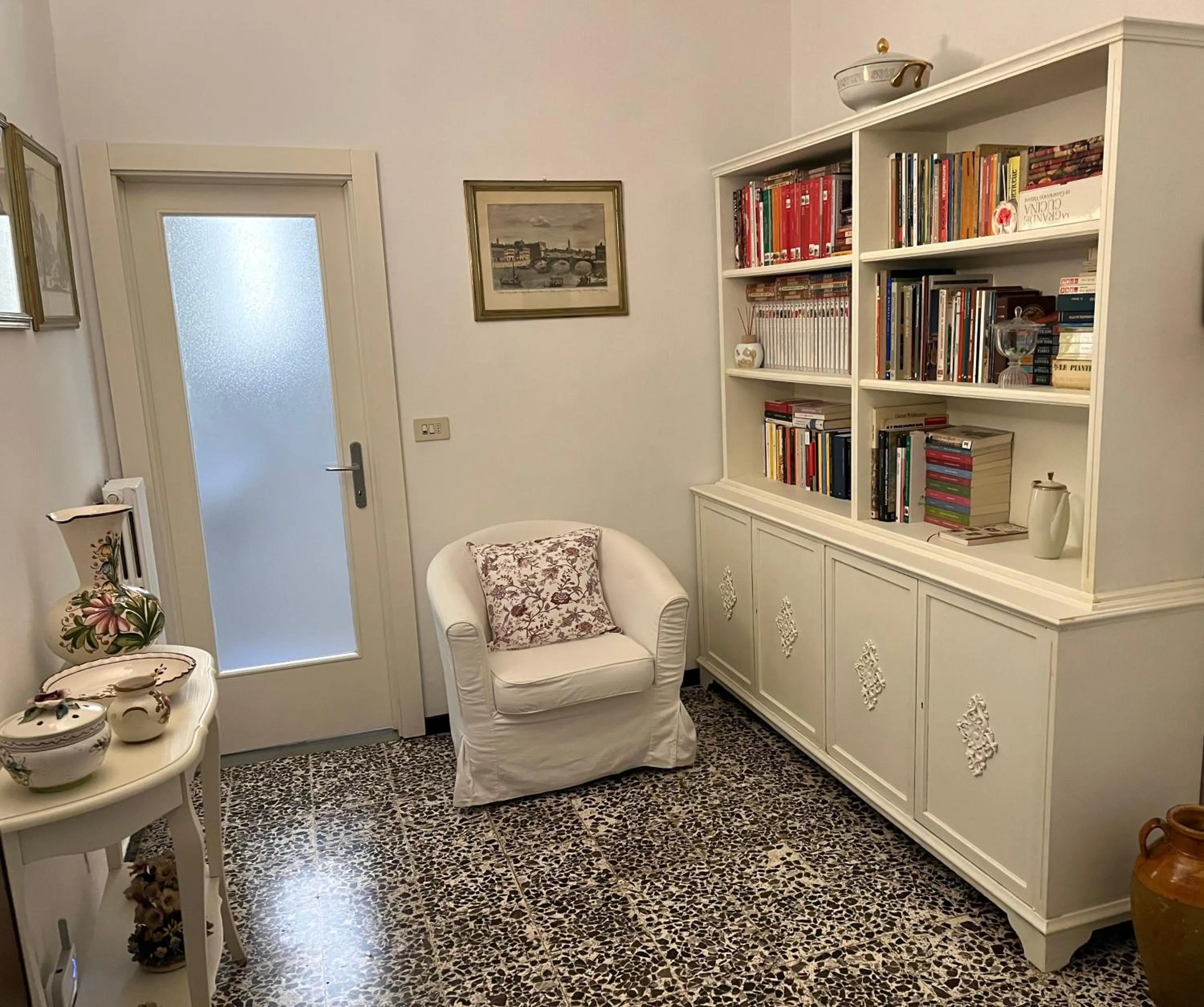 Library in La Corte Apartment