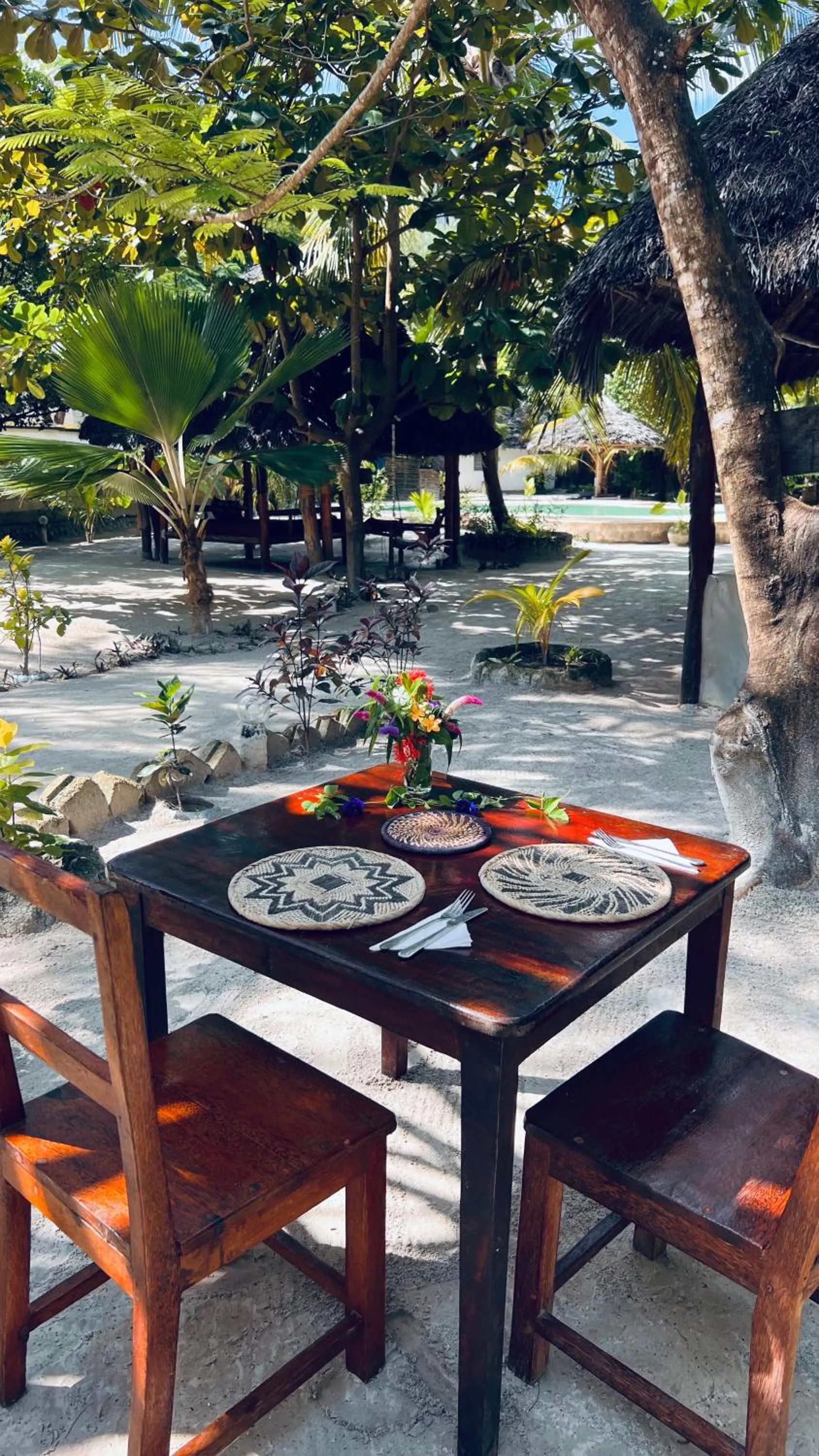 Restaurant/places to eat in Mpole Bungalows