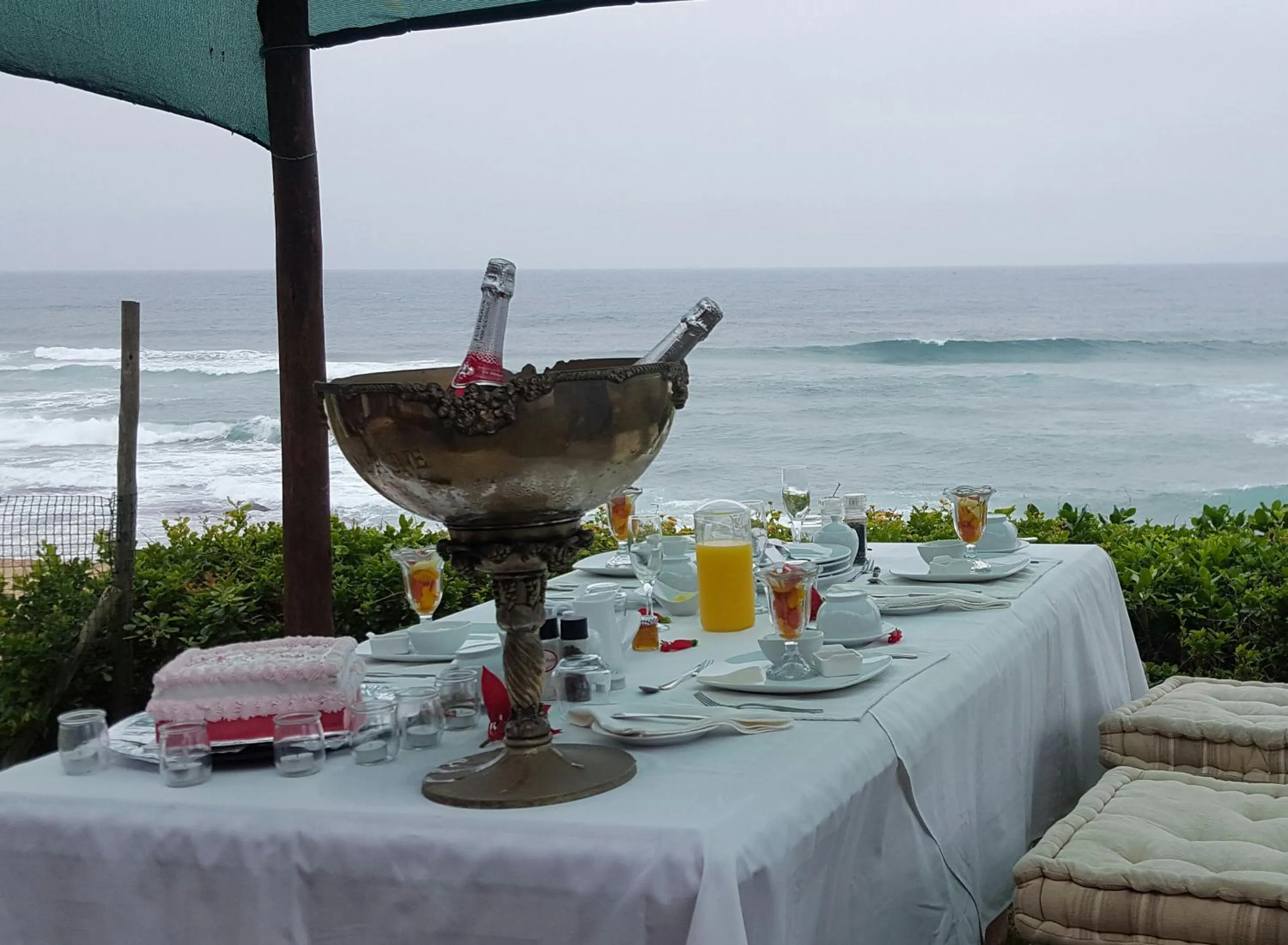 Food and drinks in Tropical Beach Boutique Guesthouse