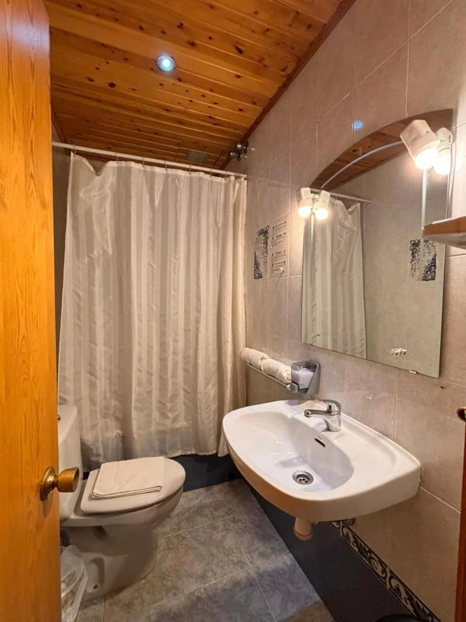 Bathroom in Hotel Prats