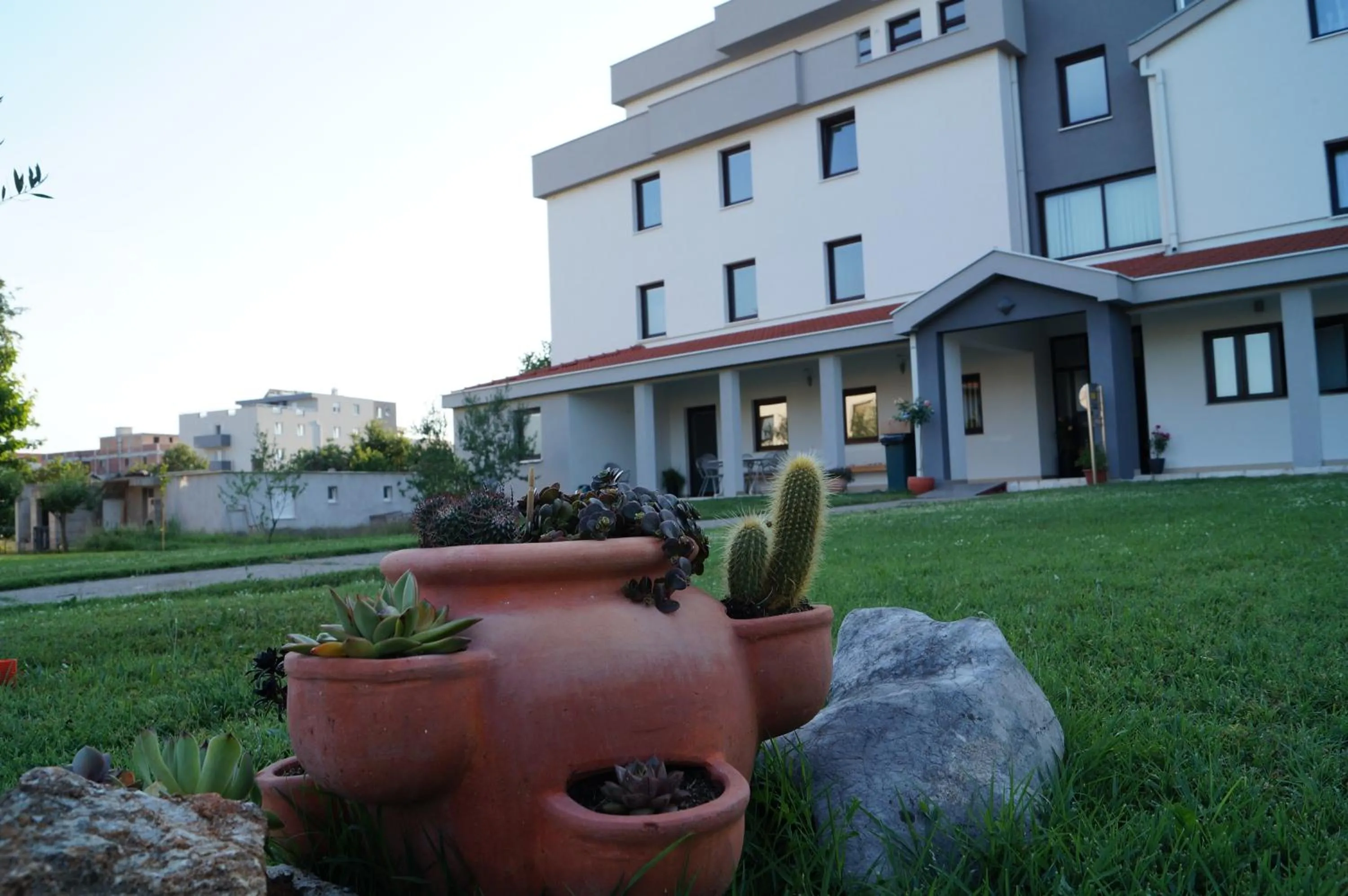 Facade/entrance in Rooms M&Z