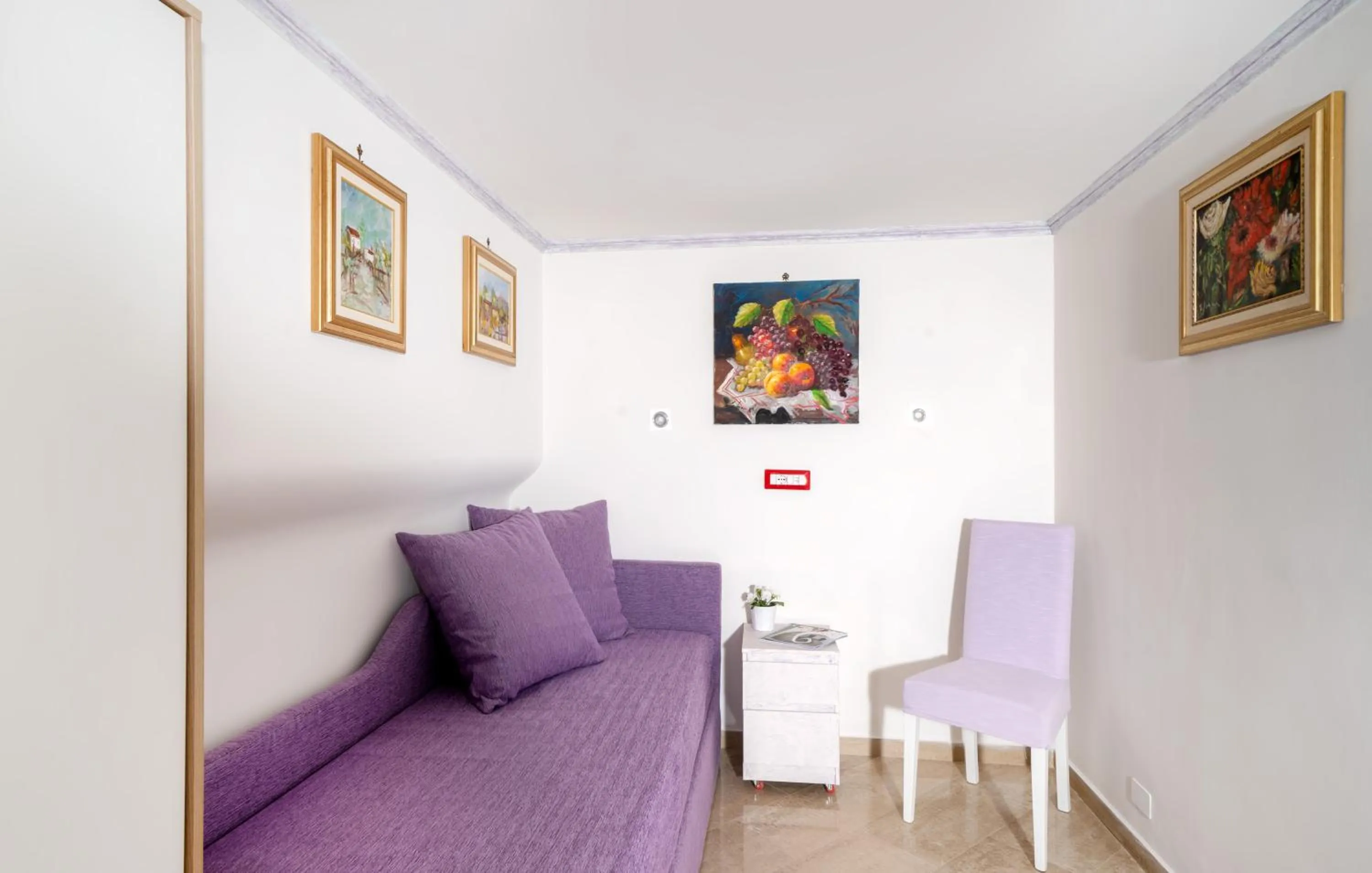 Photo of the whole room in Capri Dreaming