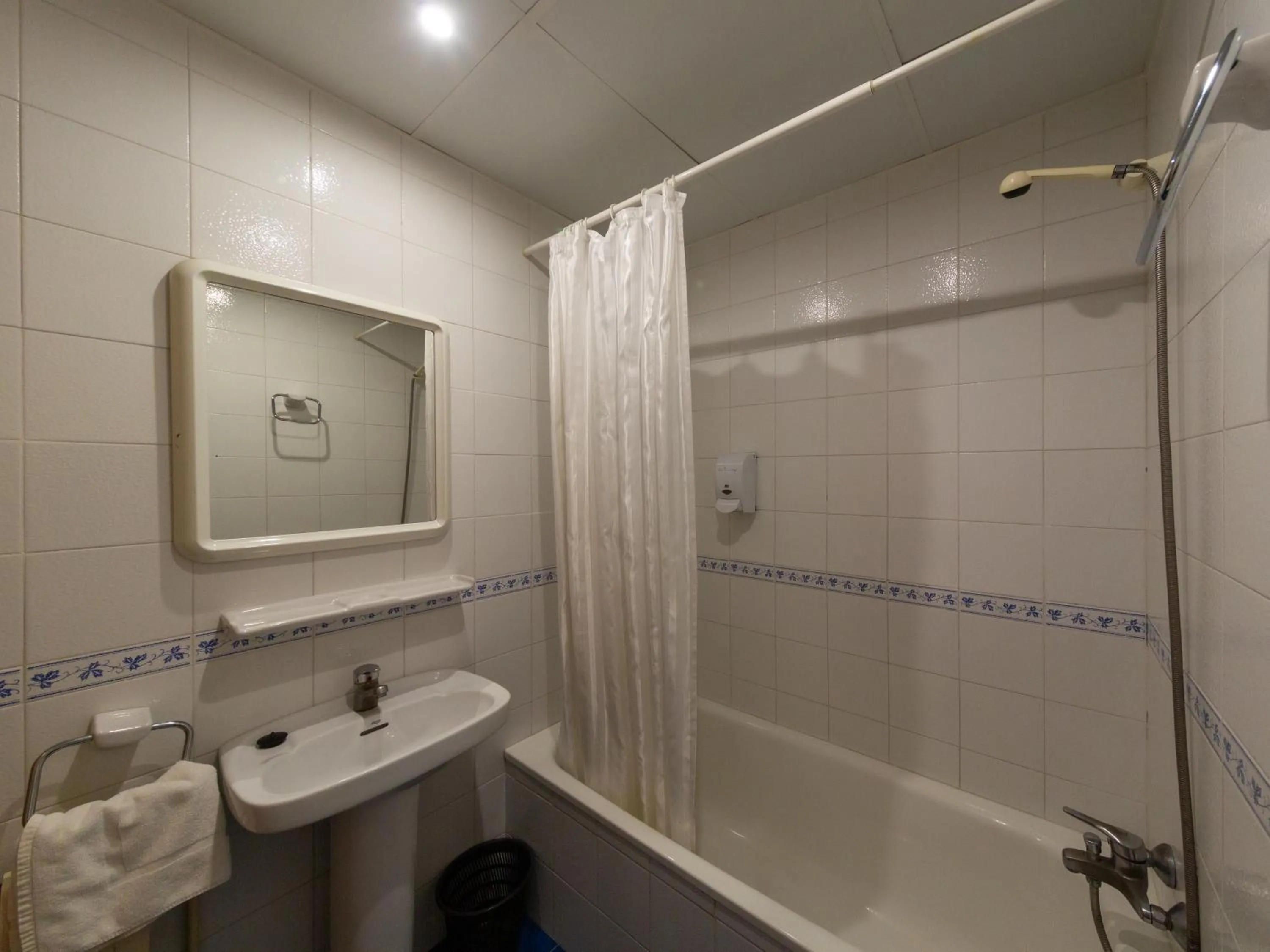 Bathroom in Apartamentos Sunway Tara