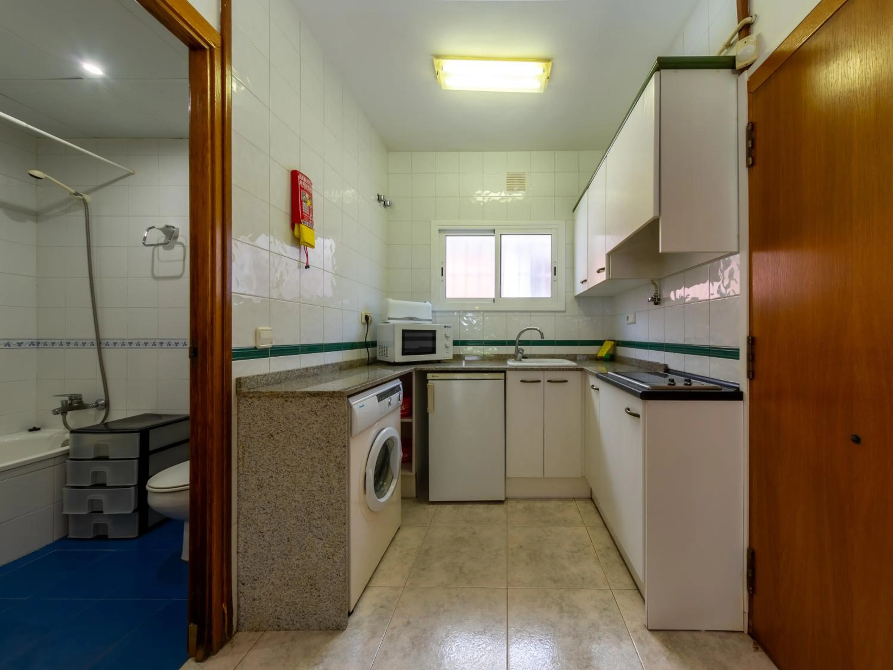 kitchen in Apartamentos Sunway Tara