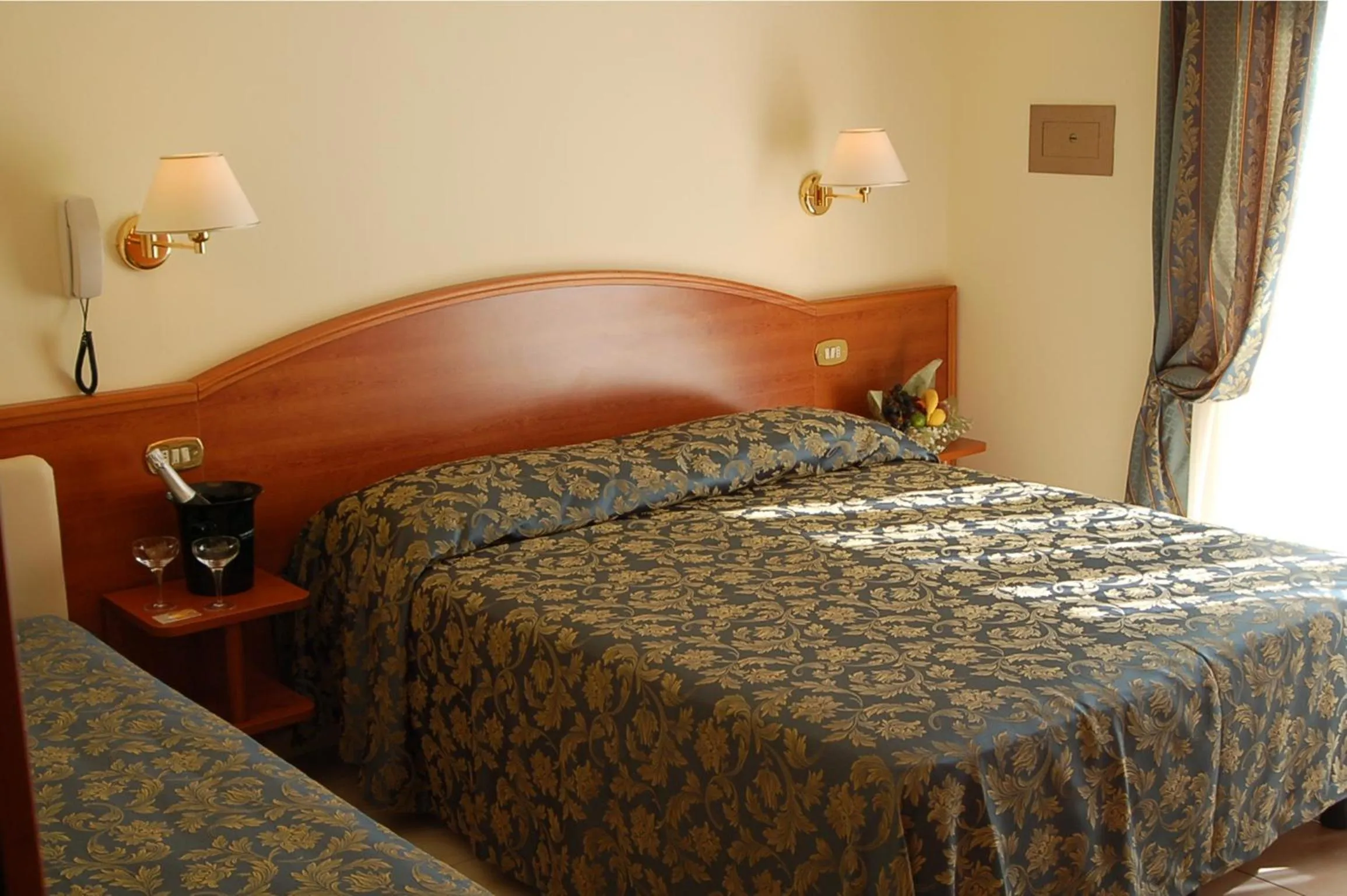 Bedroom, Bed in Hotel Donatella Pinarella