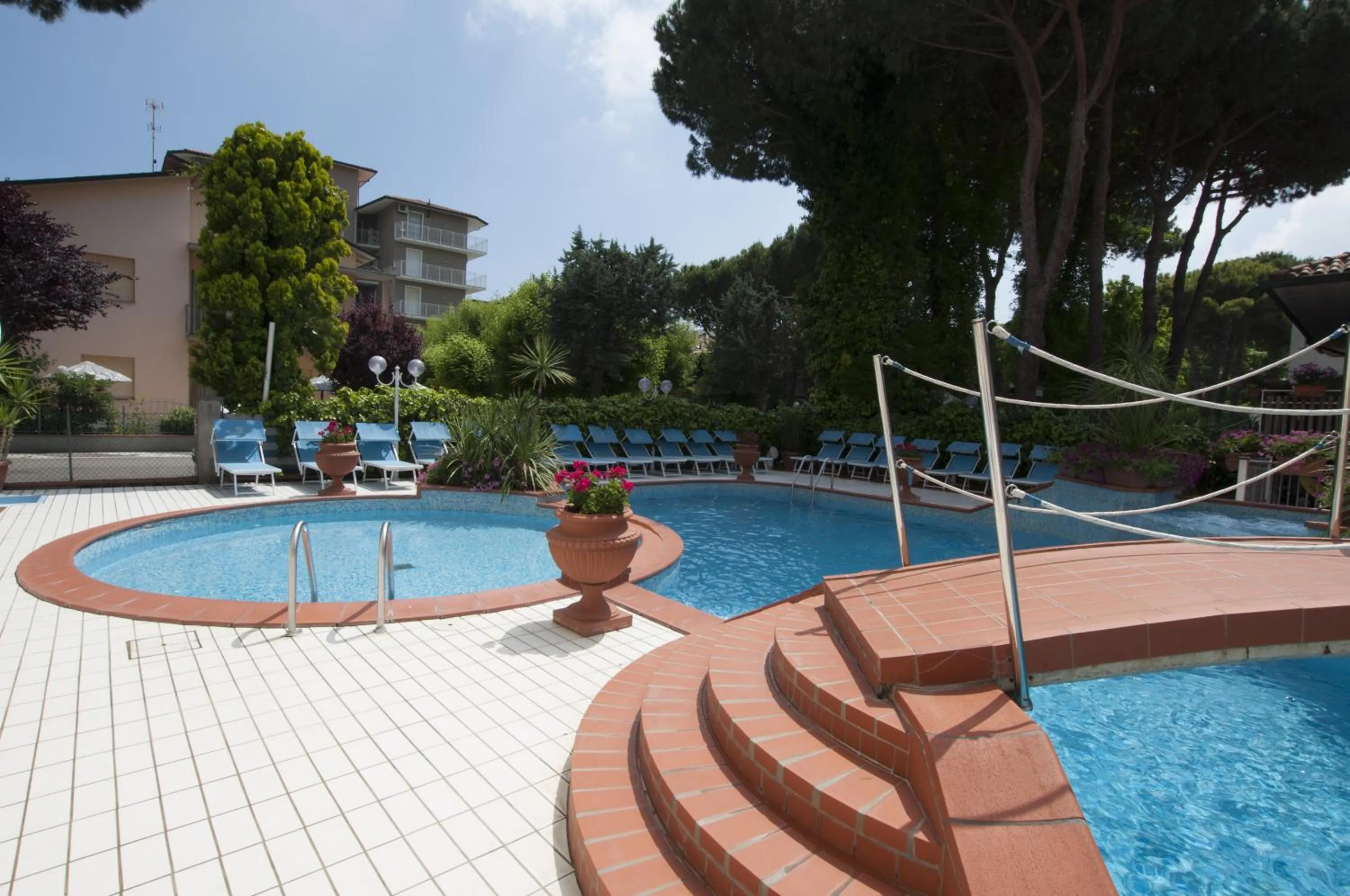 Swimming pool in Hotel Donatella Pinarella