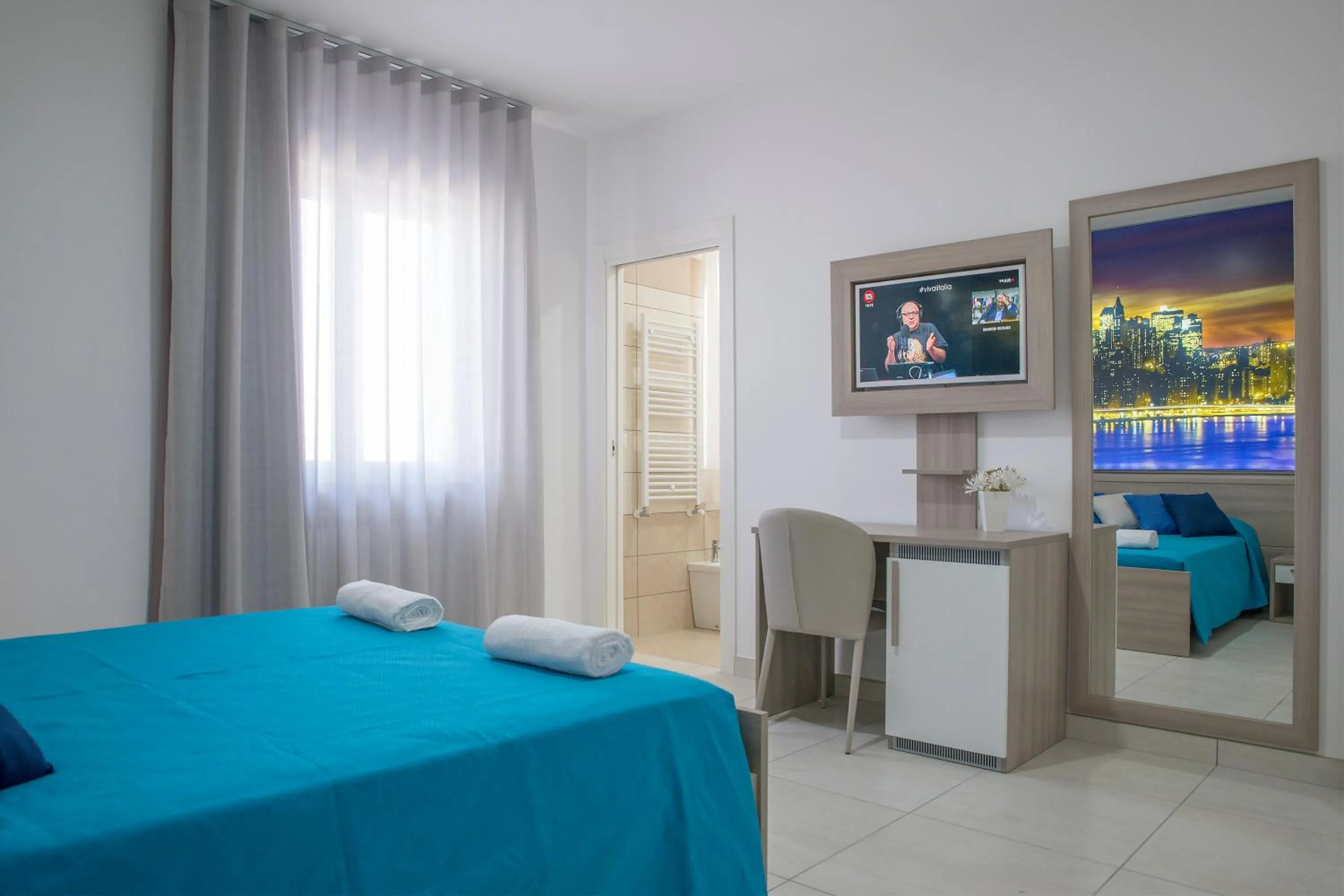 Bedroom, Bed in Hotel America