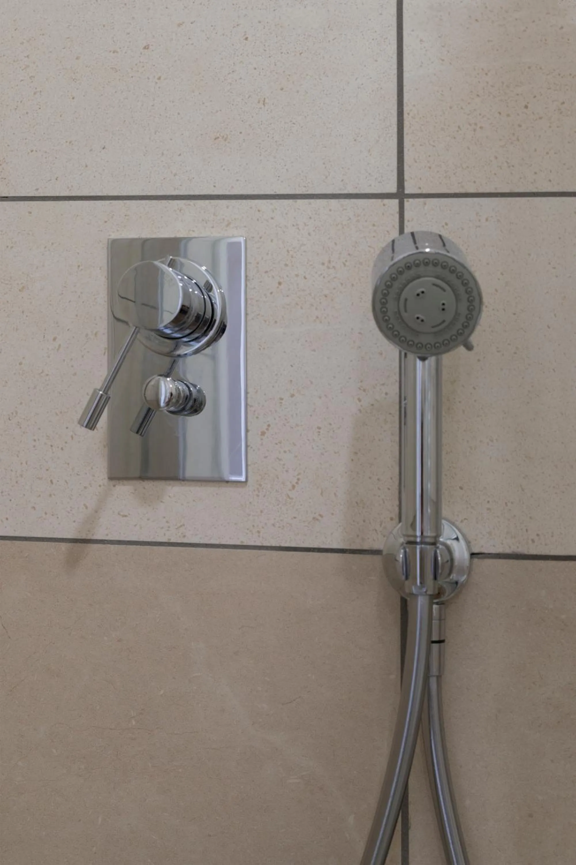 Shower in Hotel America