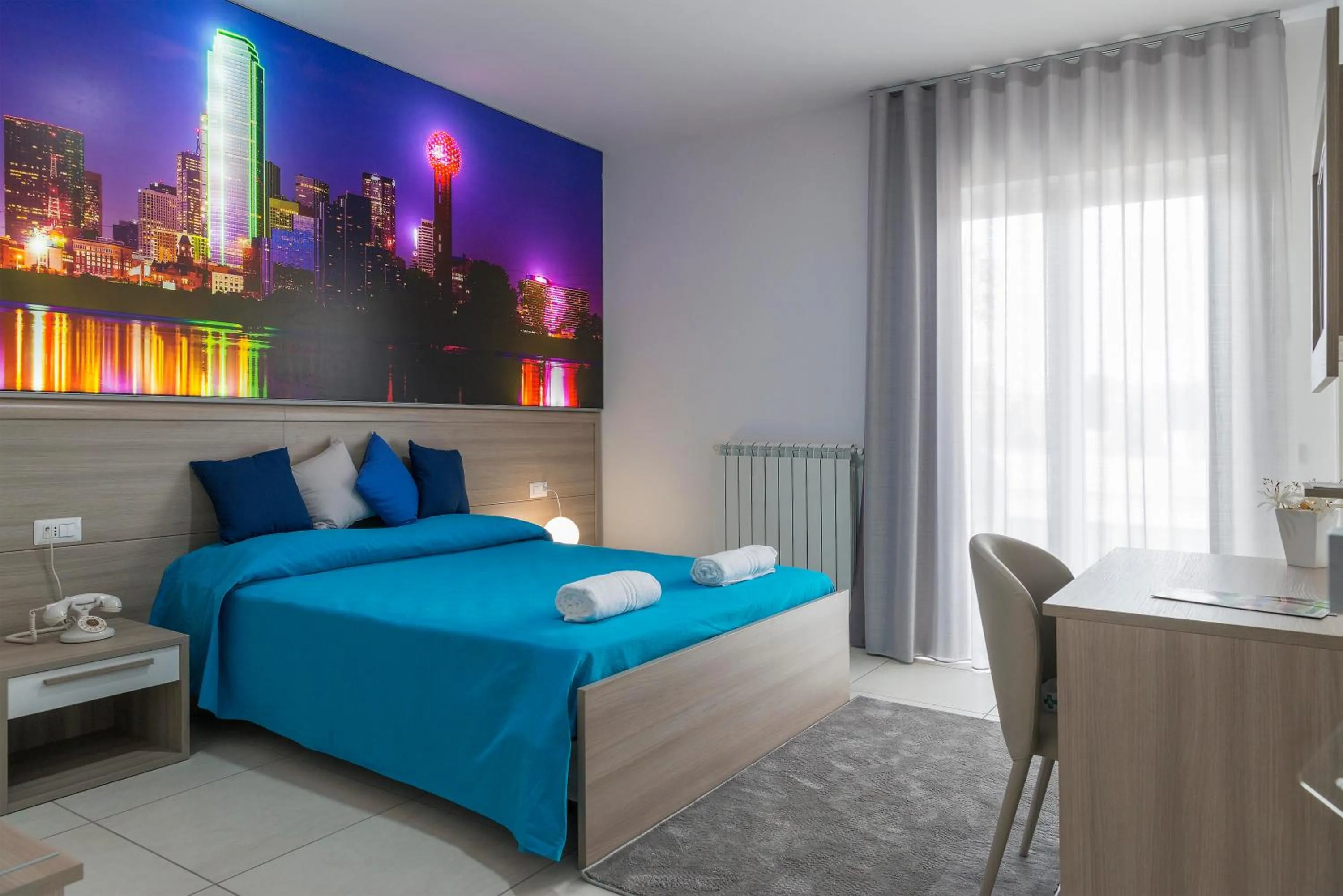 Photo of the whole room, Bed in Hotel America