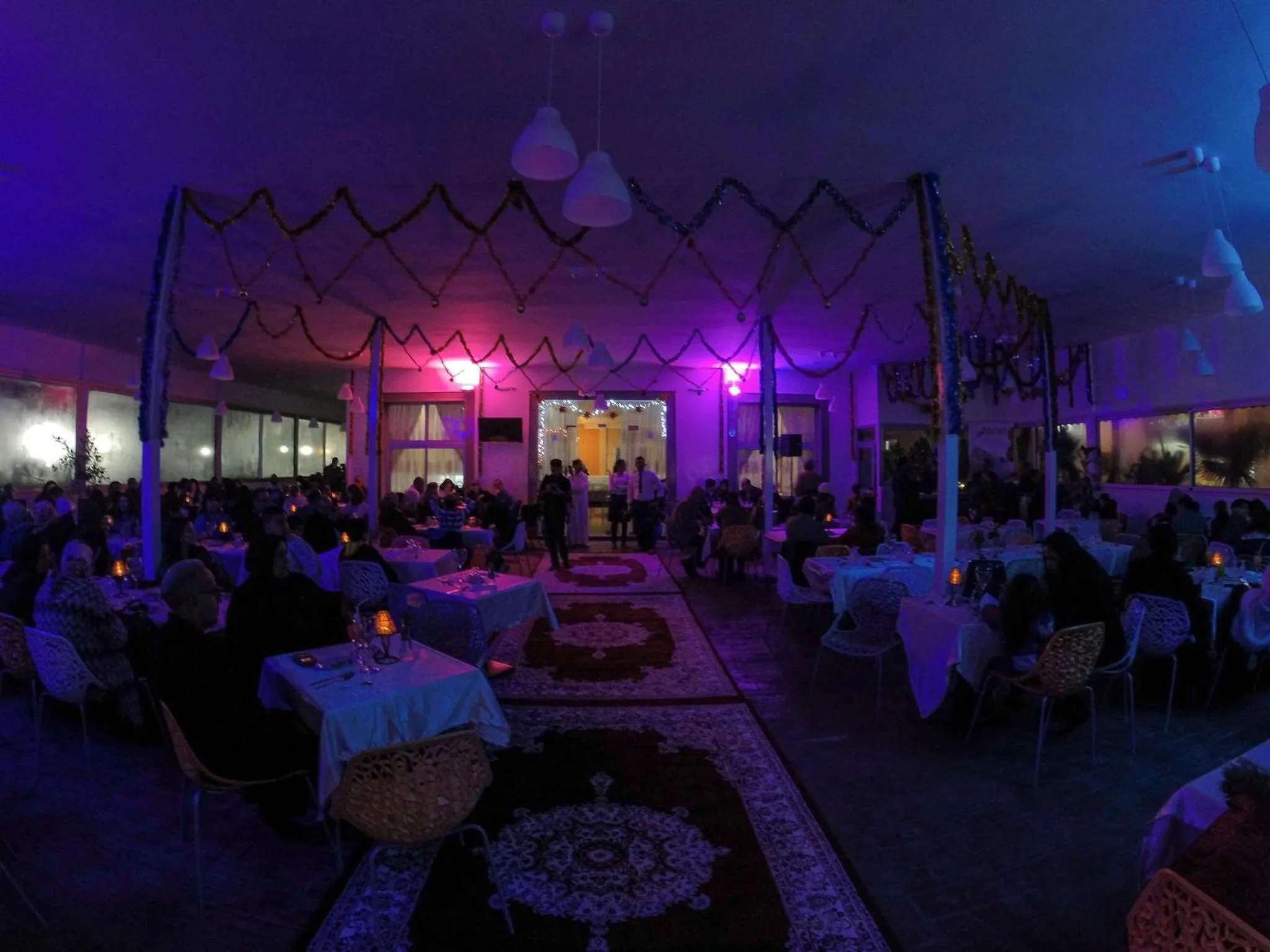 Restaurant/places to eat in Zerad