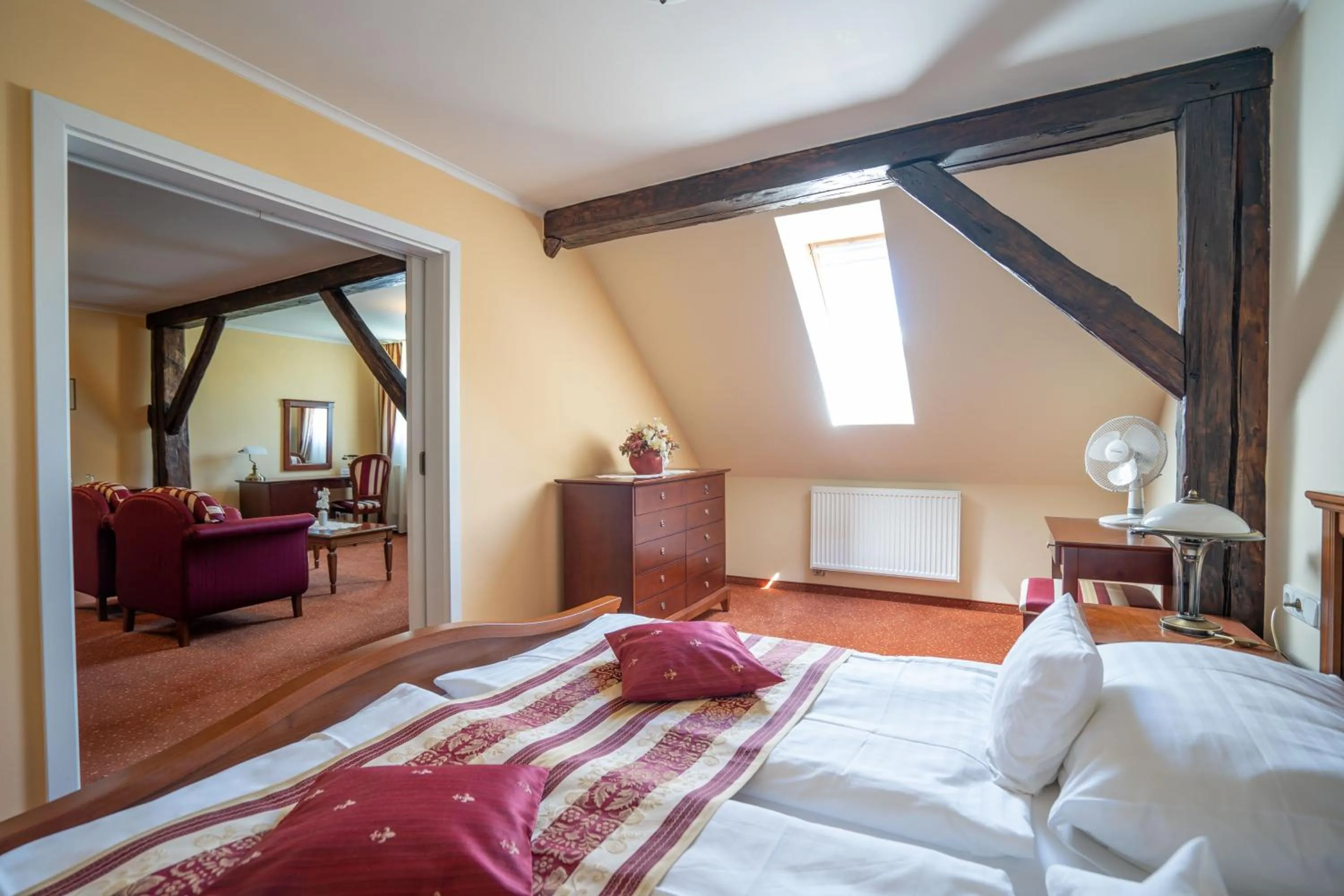 Living room, Bed in LD PALACE Spa & Kur