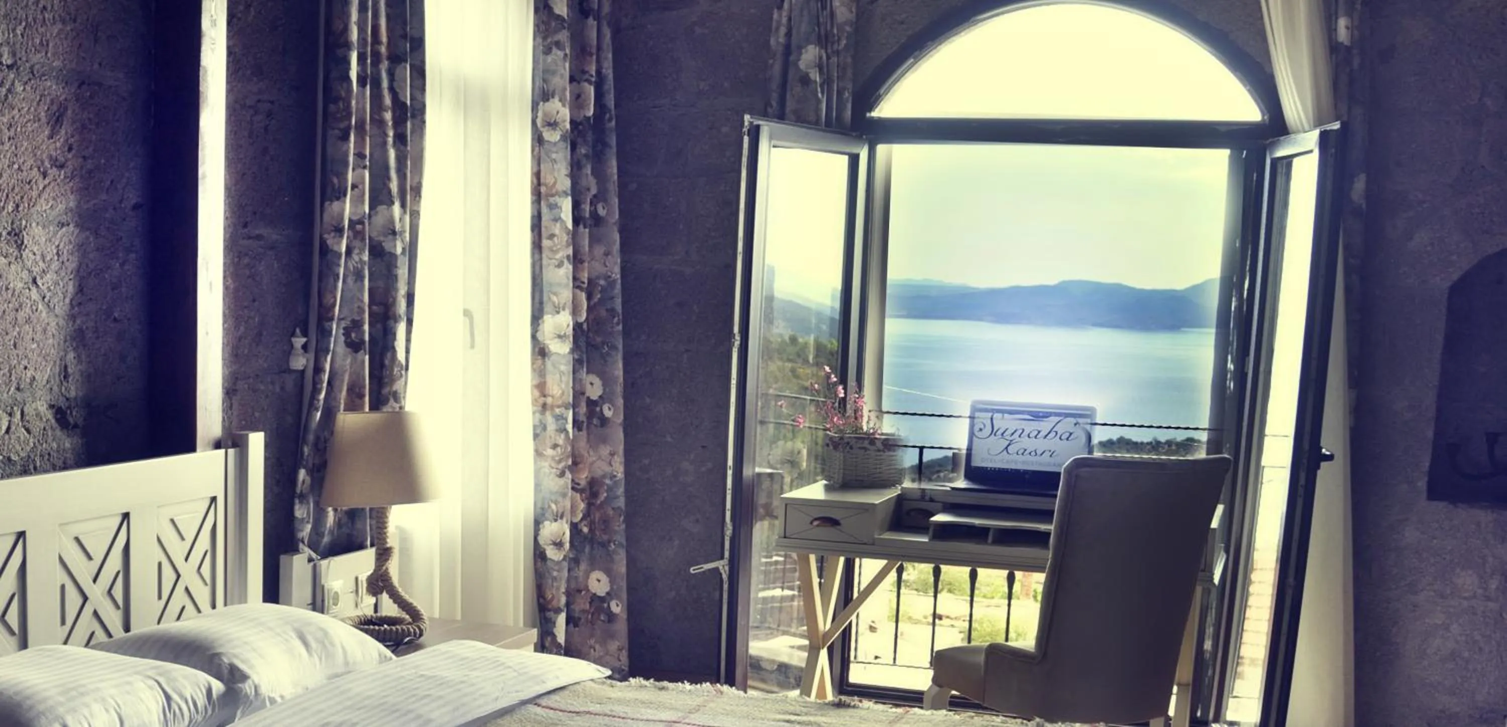 Decorative detail, Bed in Assos Sunaba Kasri Hotel