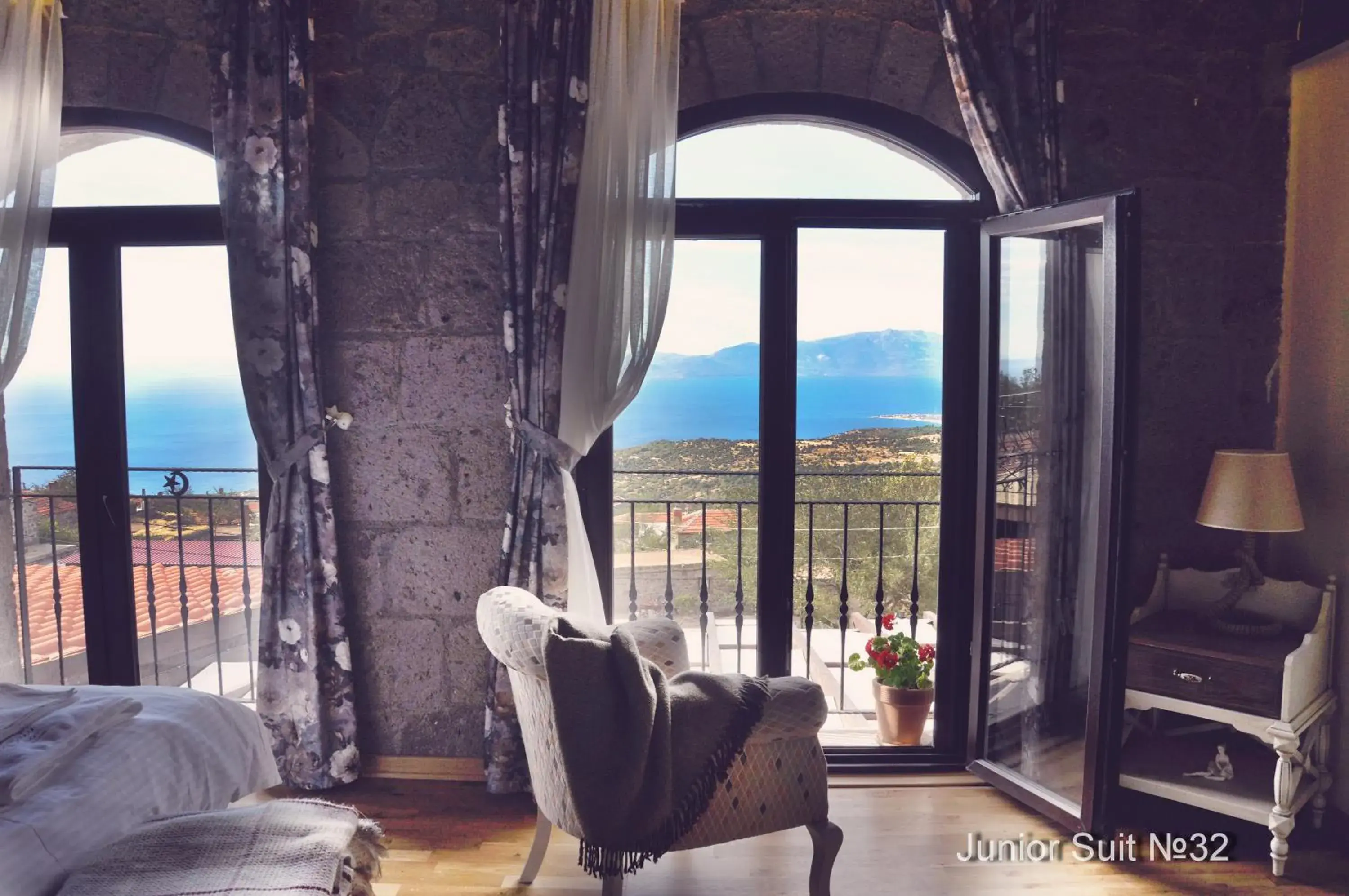 Junior Suite with Sea View in Assos Sunaba Kasri Hotel Junior Suite with Sea View in Assos Sunaba Kasri Hotel