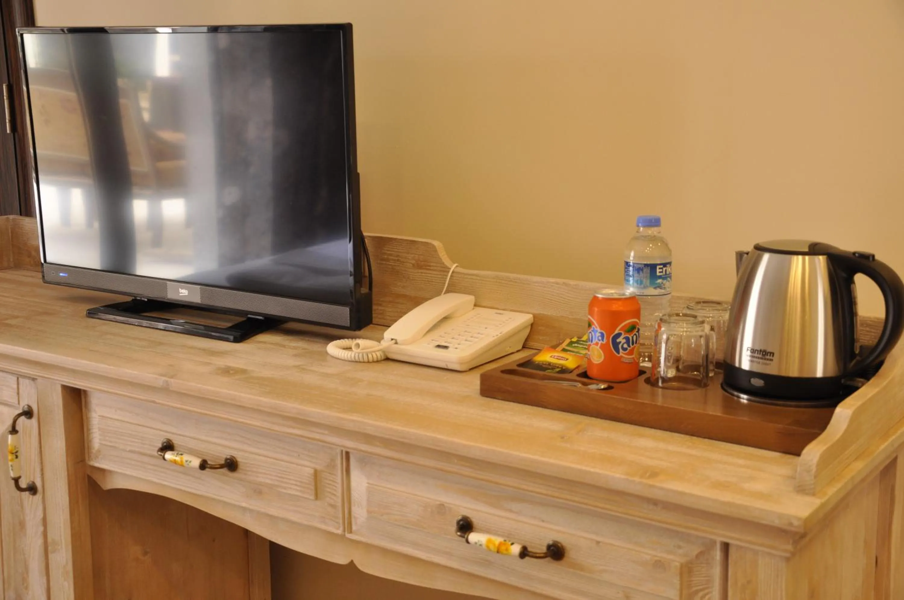 TV and multimedia in Assos Sunaba Kasri Hotel