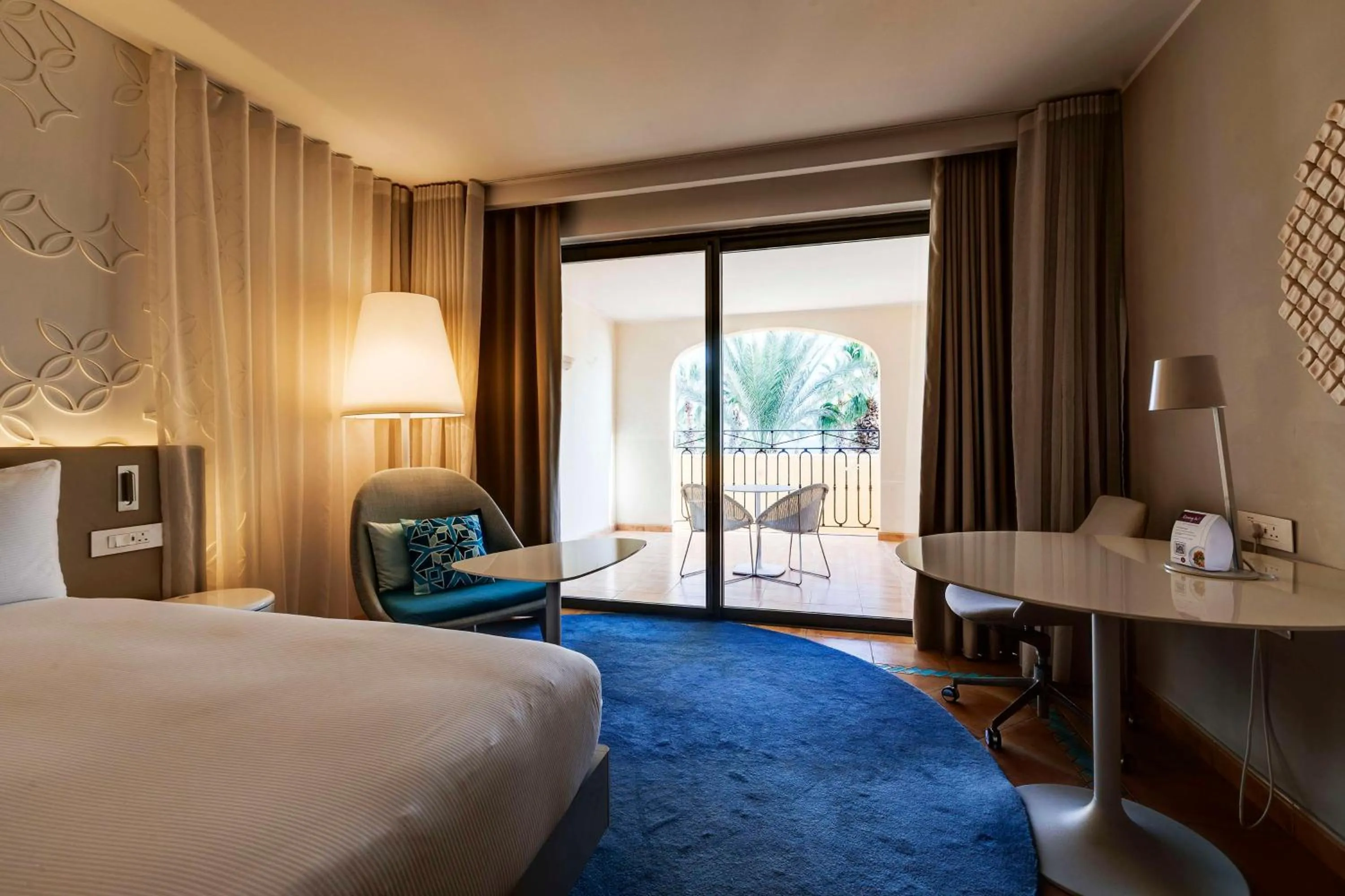 Bedroom, Bed in Hilton Malta