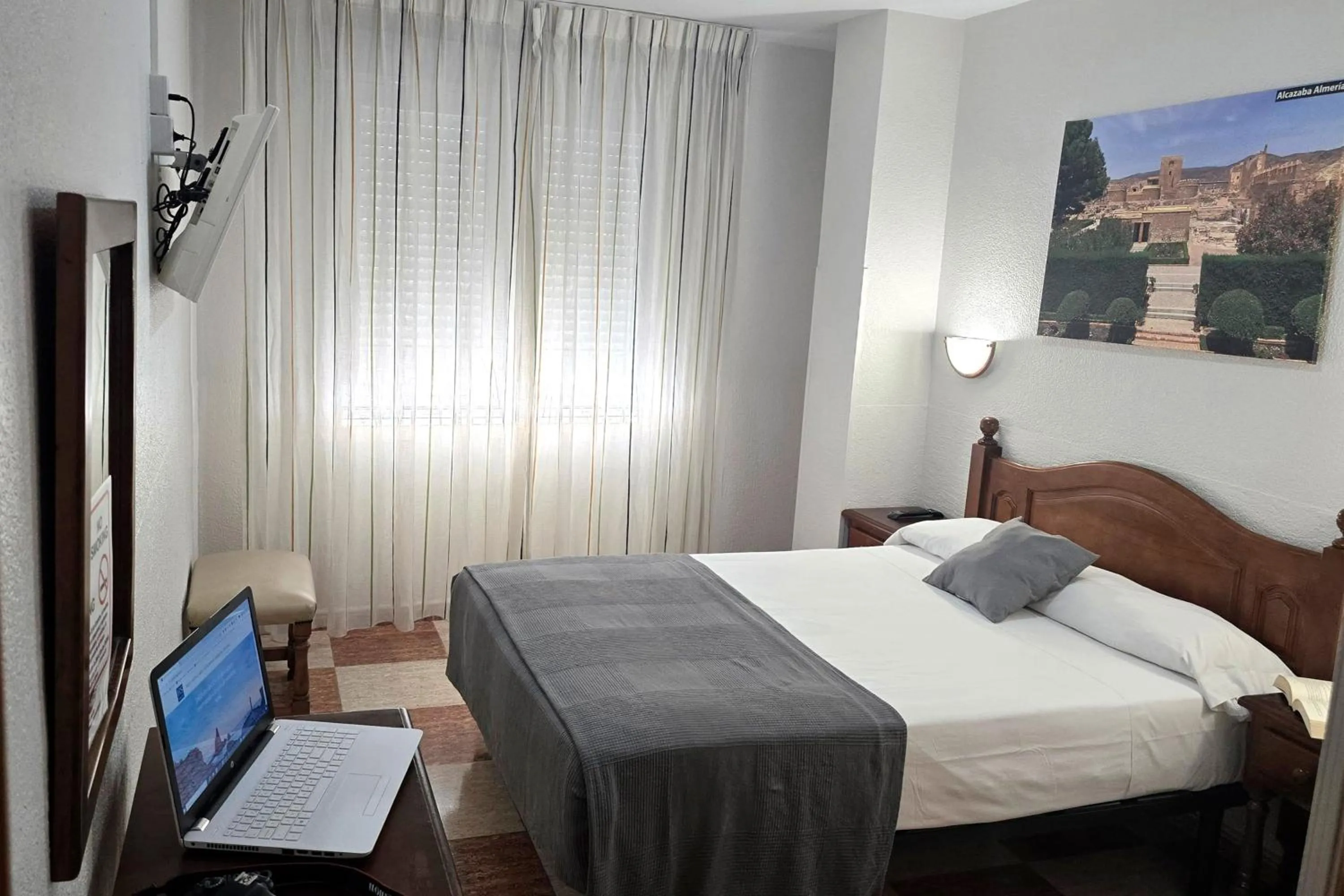 Photo of the whole room, Bed in Hotel Sevilla