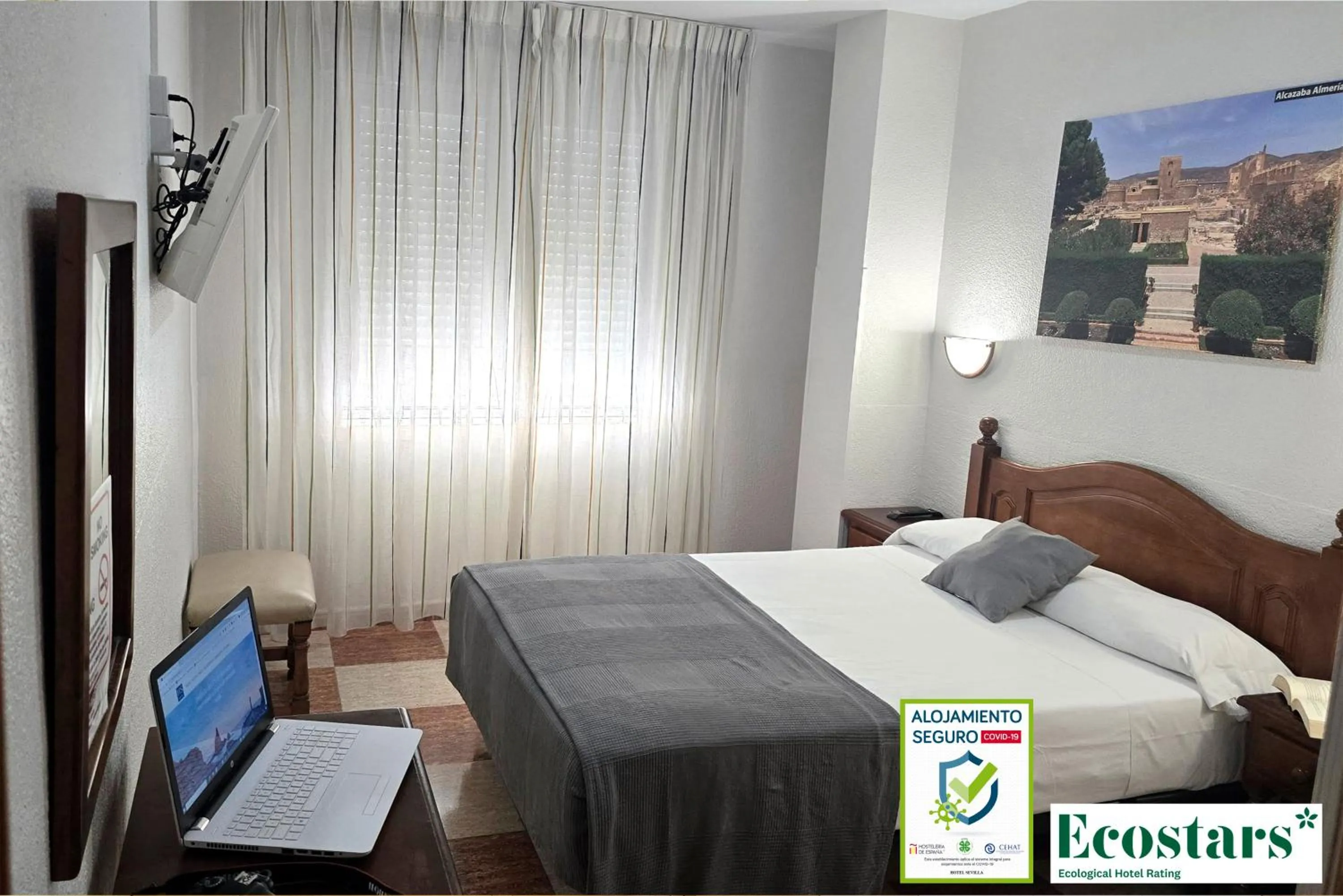 Photo of the whole room, Bed in Hotel Sevilla