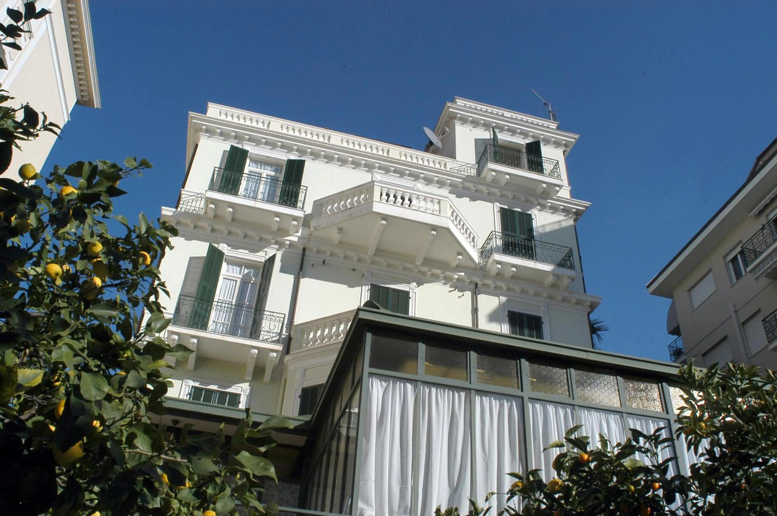 Property building in Villa Virginia