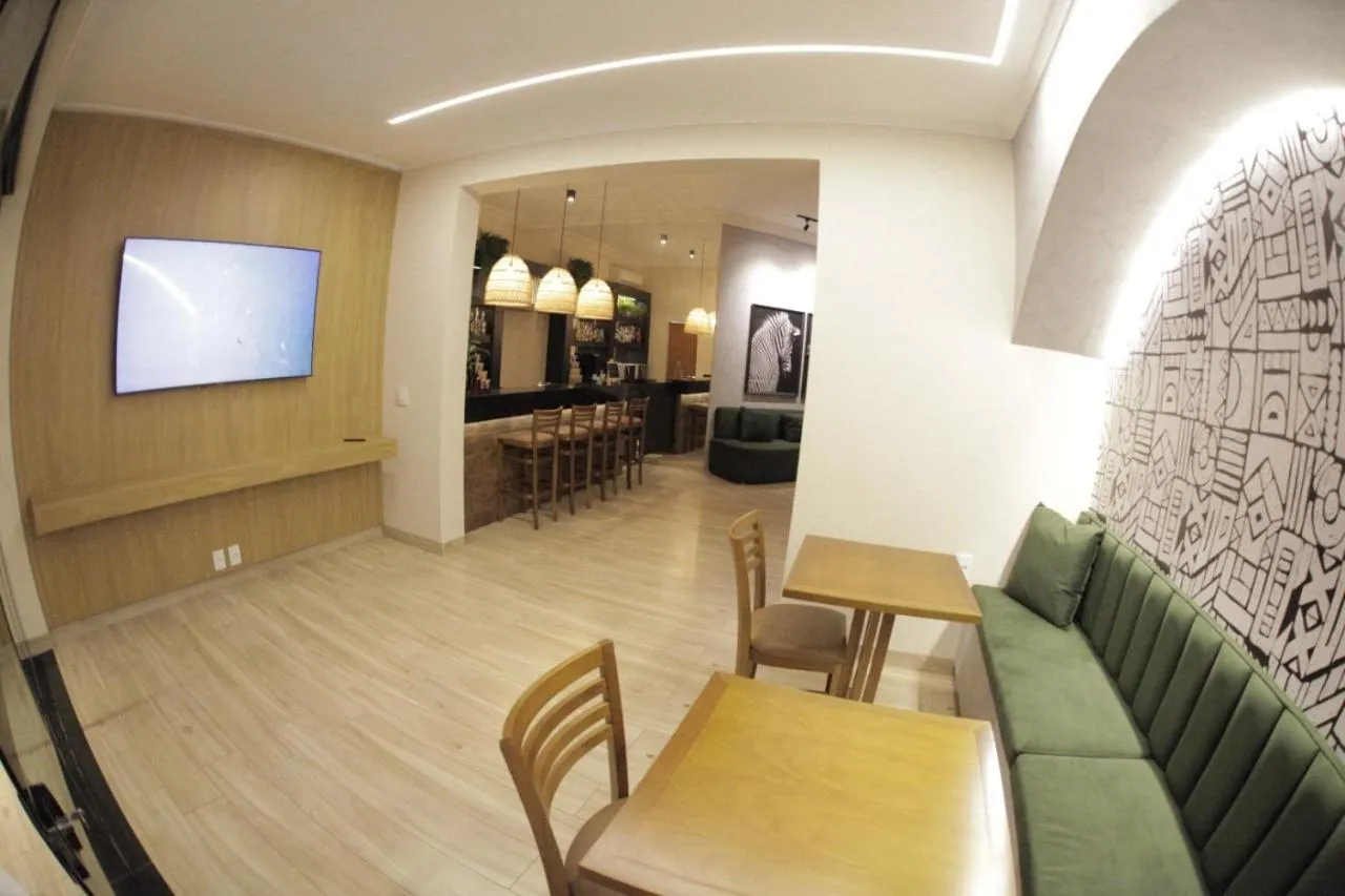 Communal lounge/ TV room in Savana Park Hotel