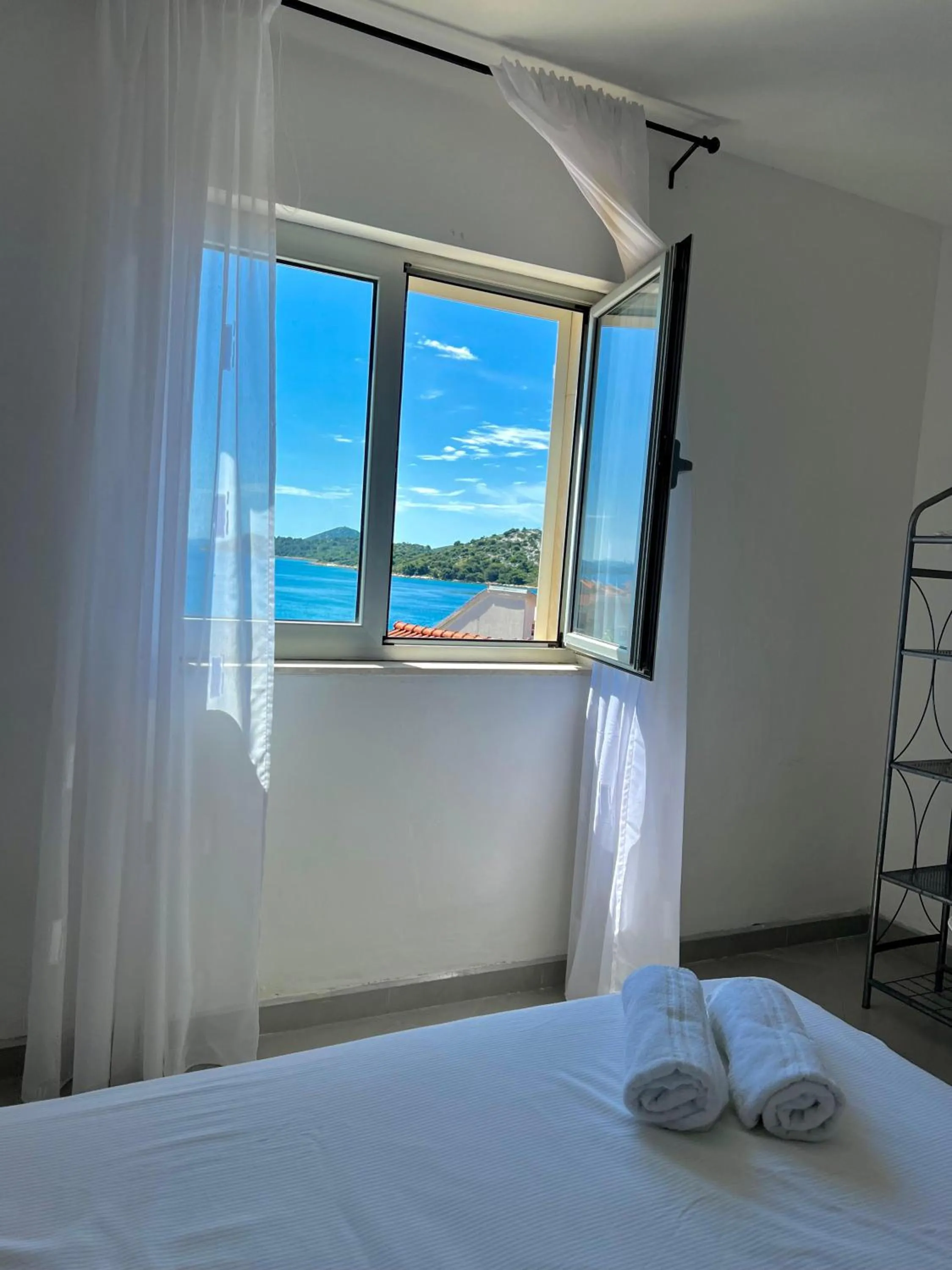 Villa White