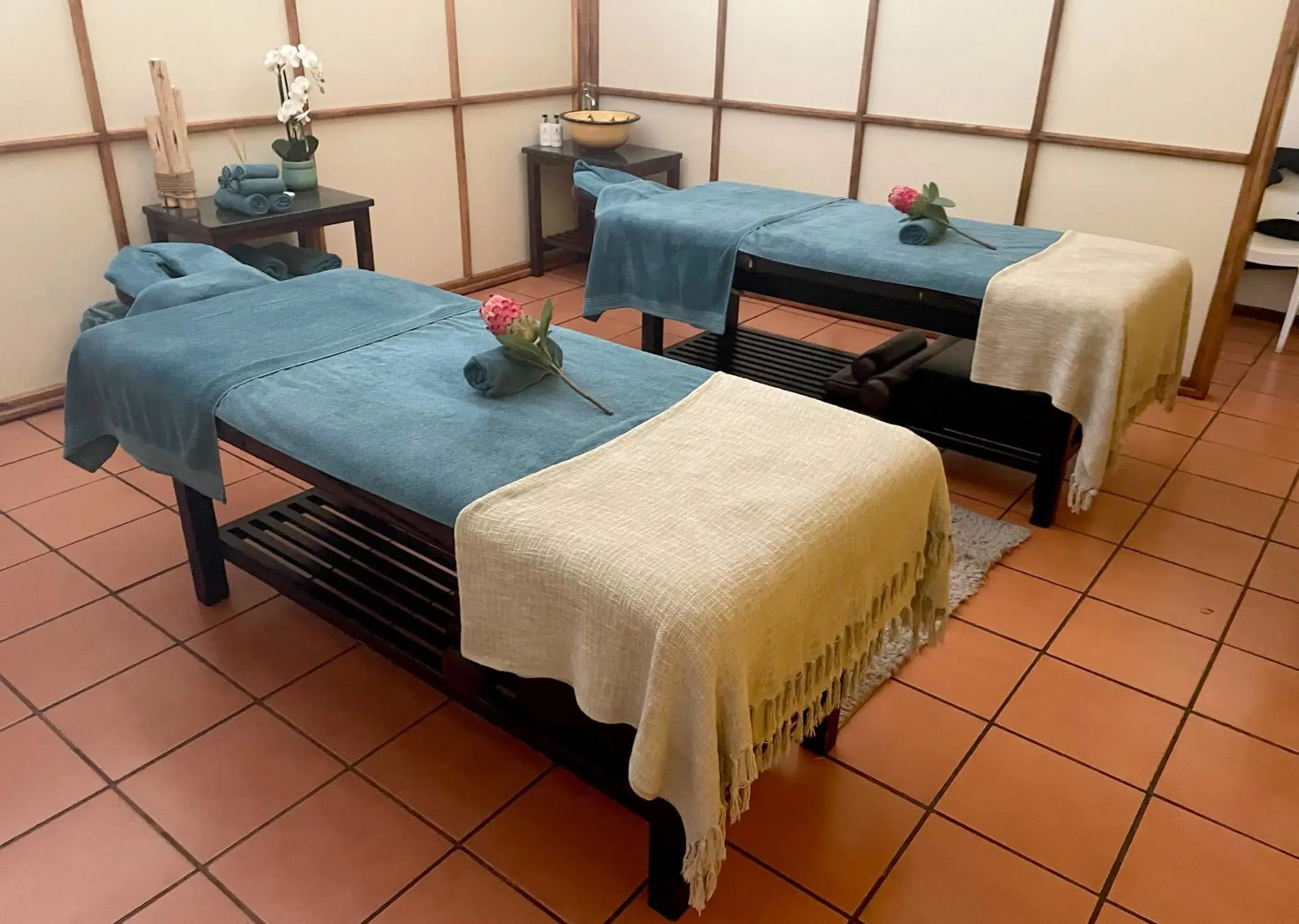 Massage, Bed in Finfoot Lake Reserve by Dream Resorts Massage, Bed in Finfoot Lake Reserve by Dream Resorts