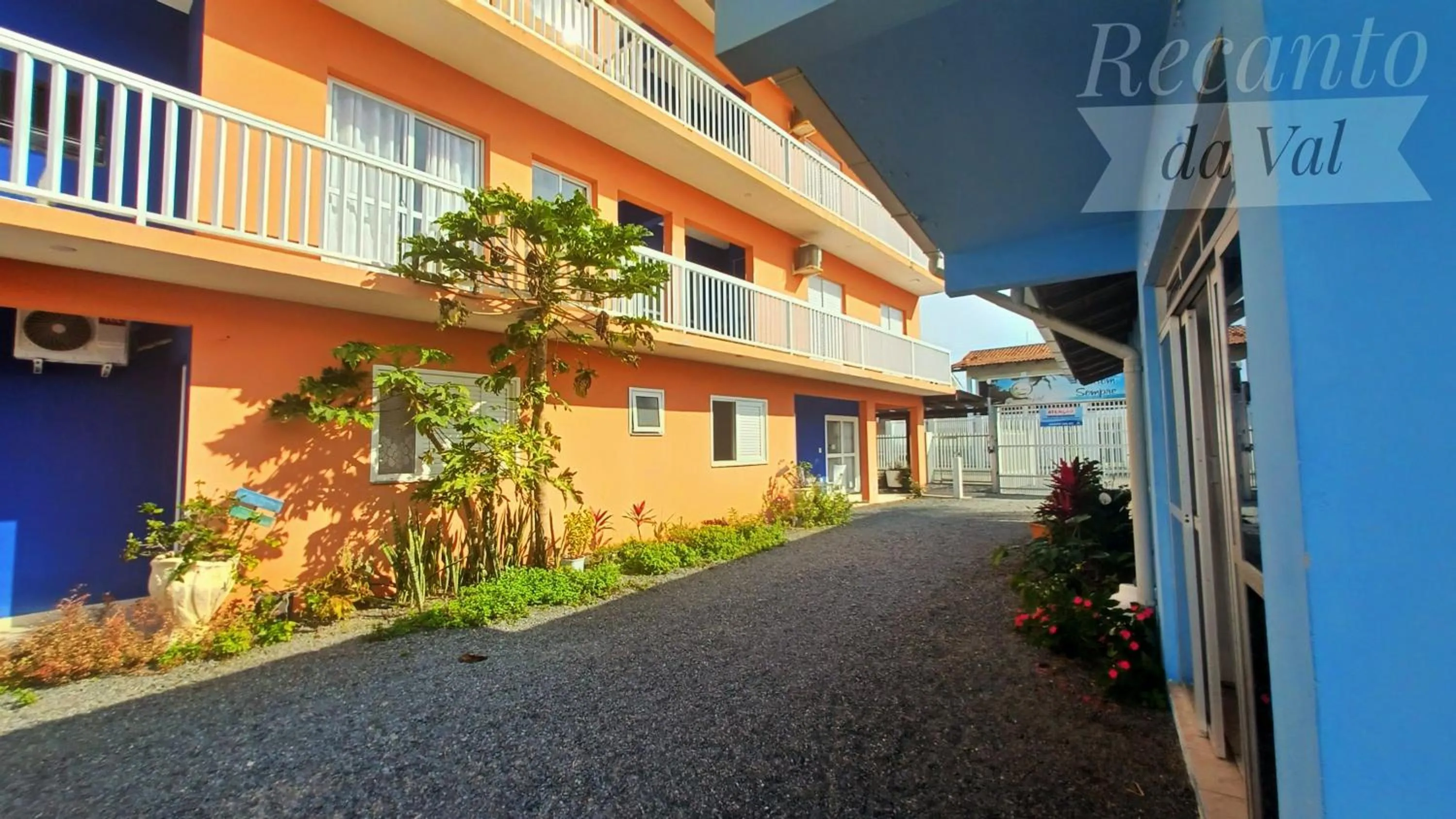 Property building in Recanto Da Val