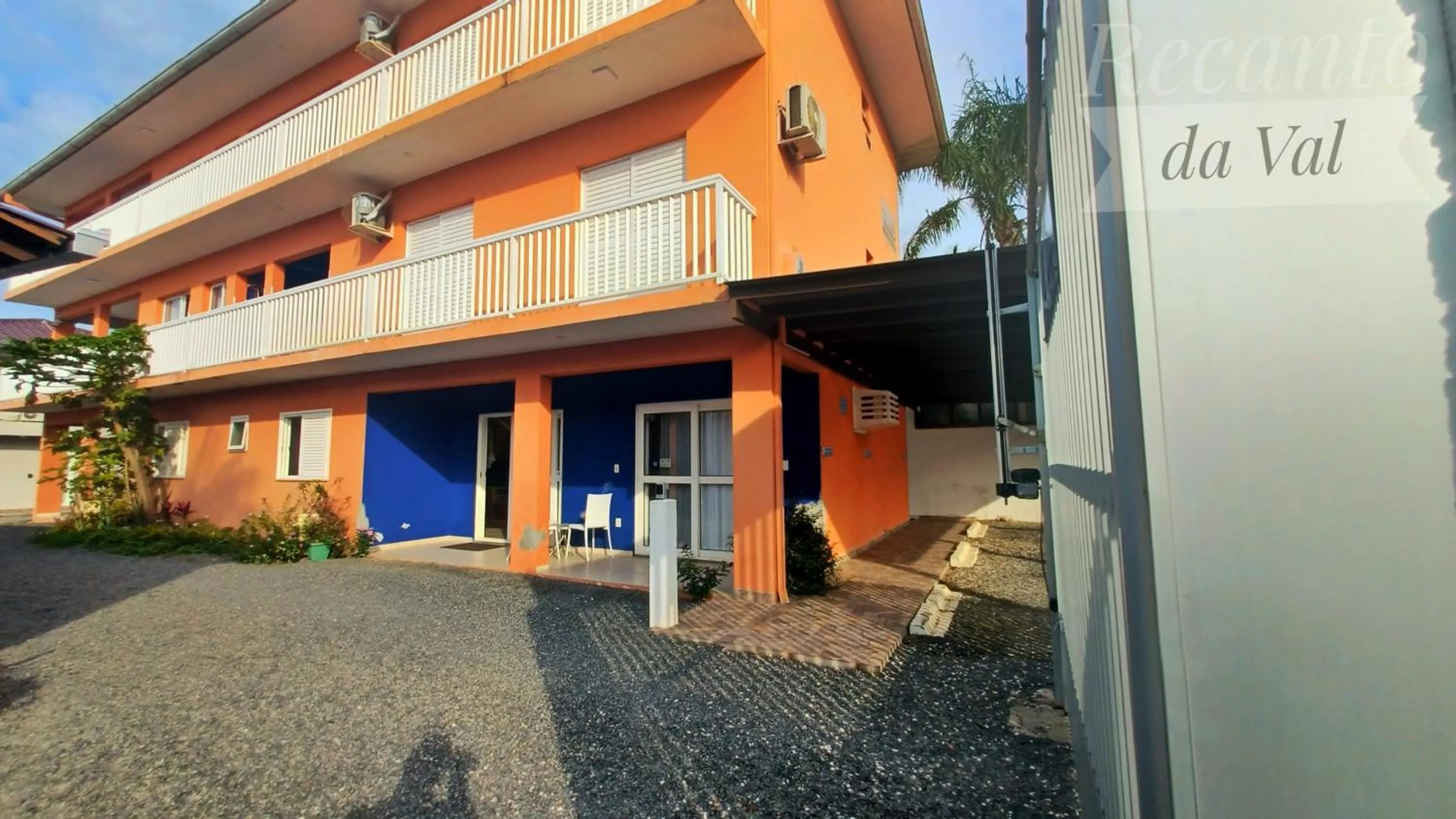 Property building in Recanto Da Val