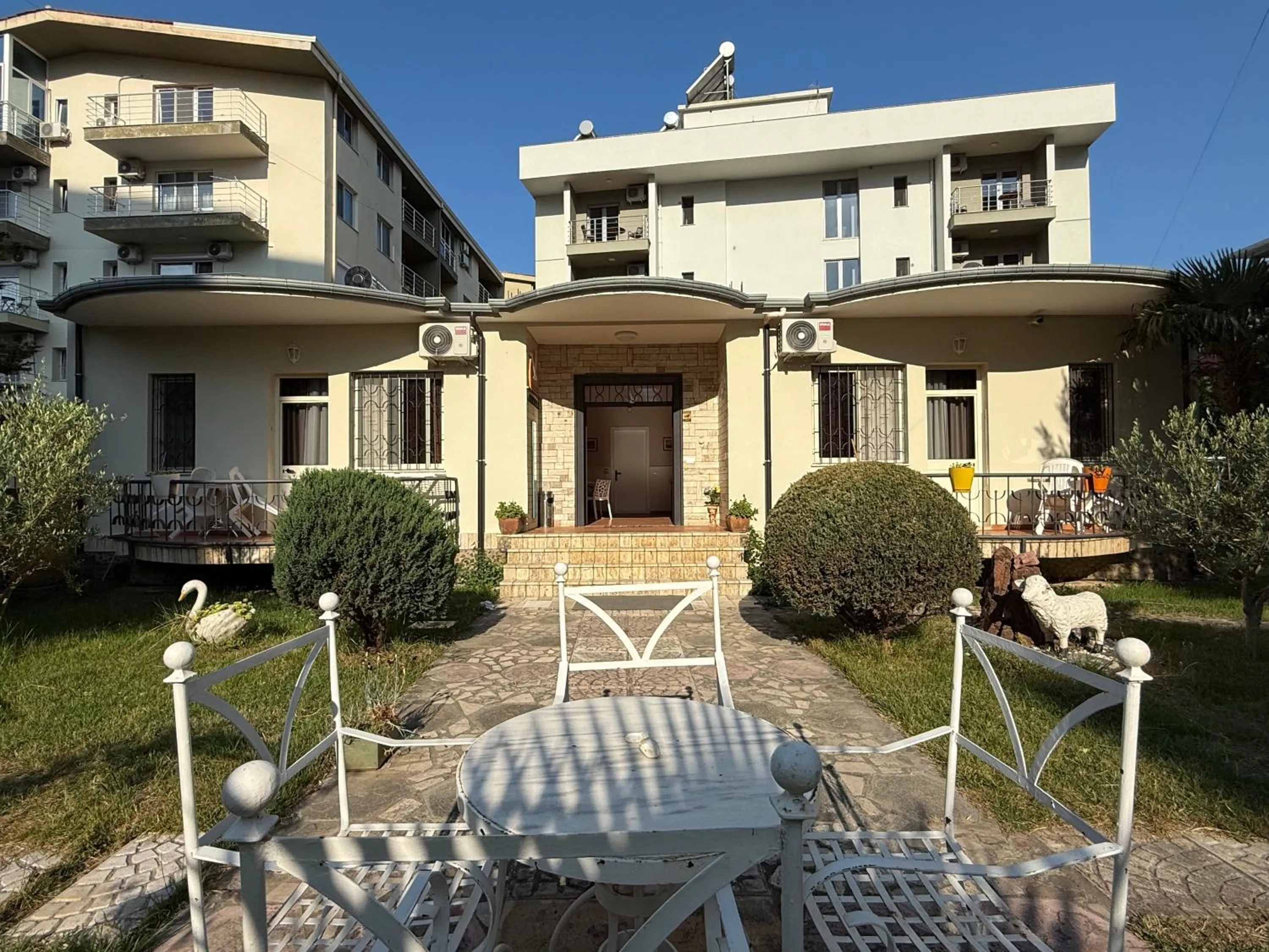 Property building in Guroal Holiday House