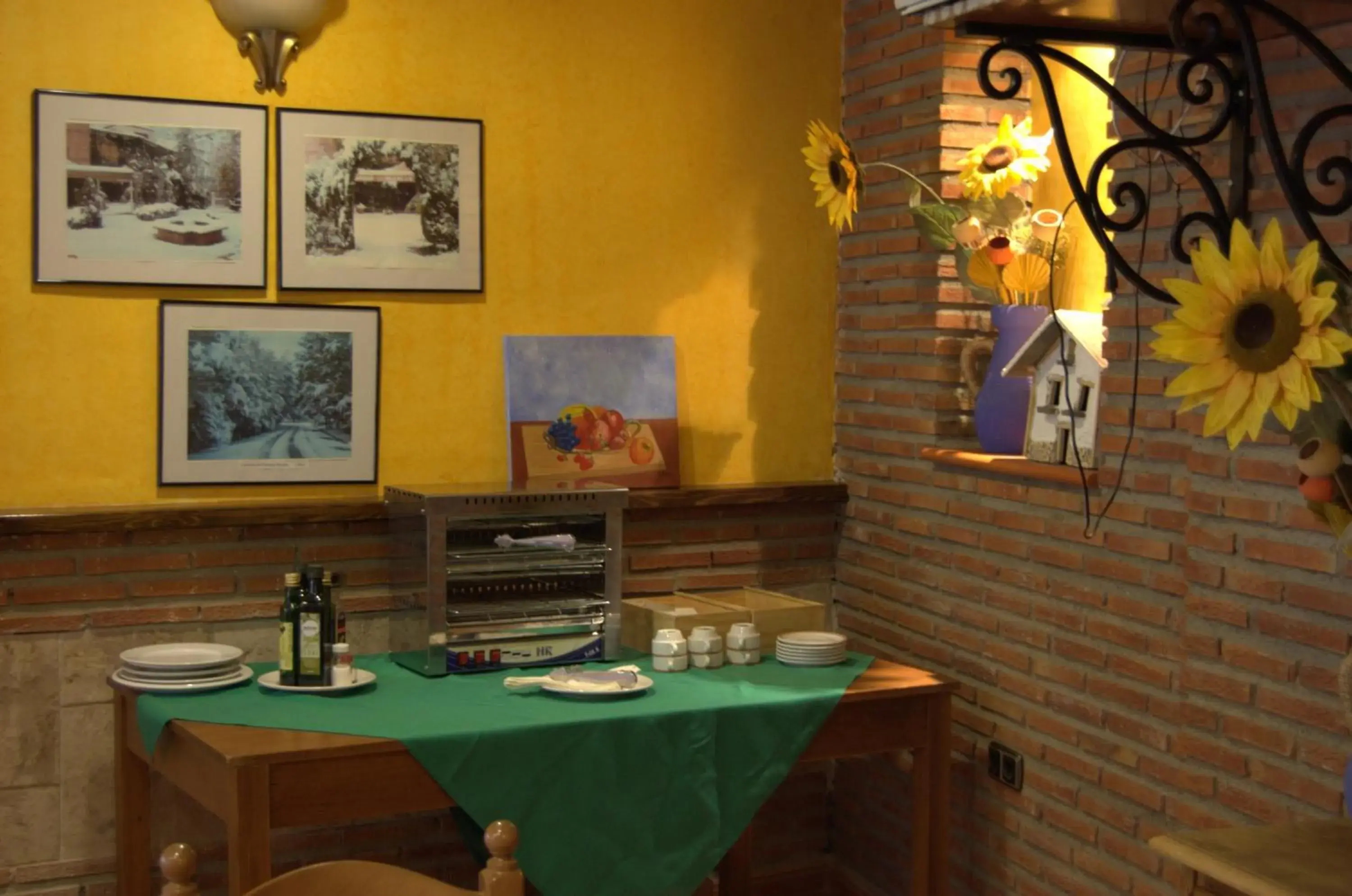 Restaurant/places to eat in Quéntar Hotel Rural Restaurant/places to eat in Quéntar Hotel Rural