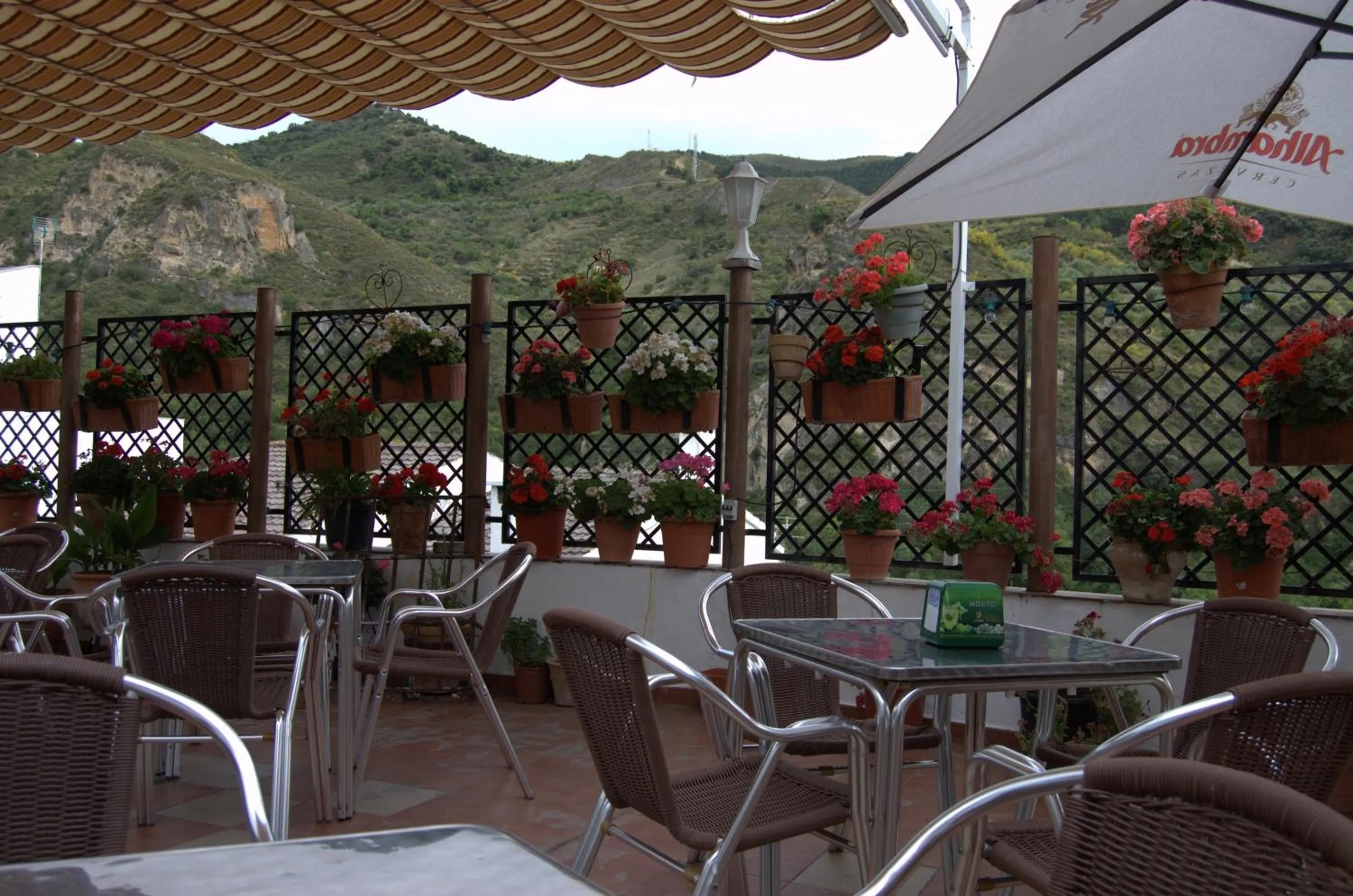 Restaurant/places to eat in Quéntar Hotel Rural