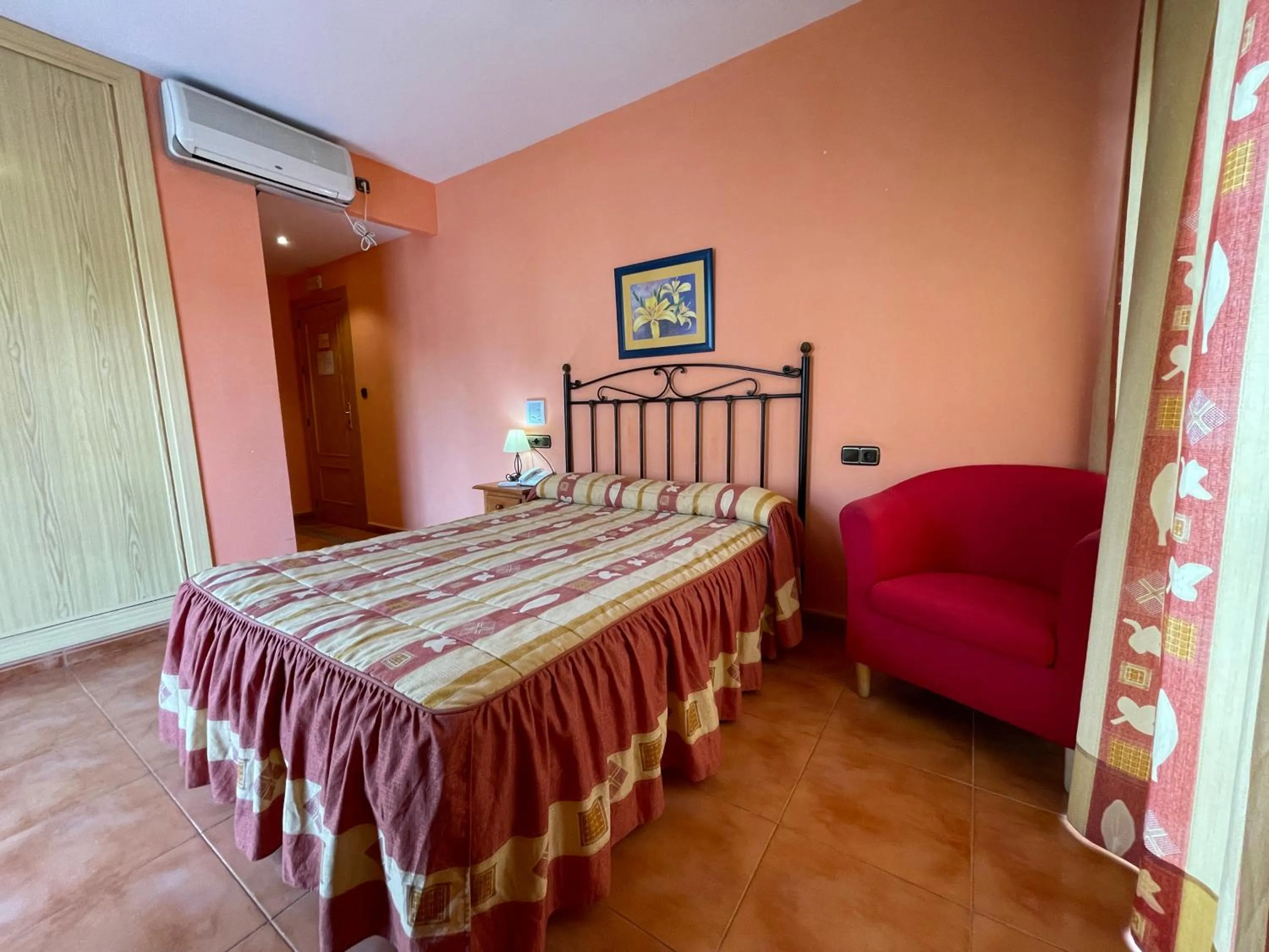 Bedroom, Bed in Quéntar Hotel Rural