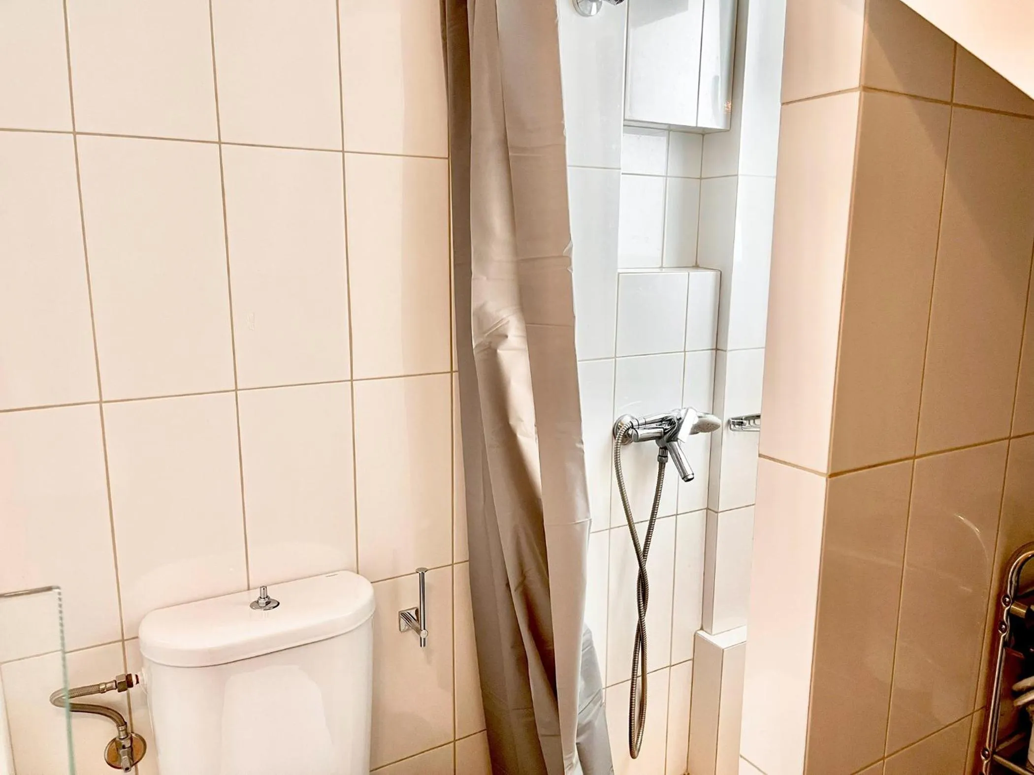 Shower in Elvita Apartments