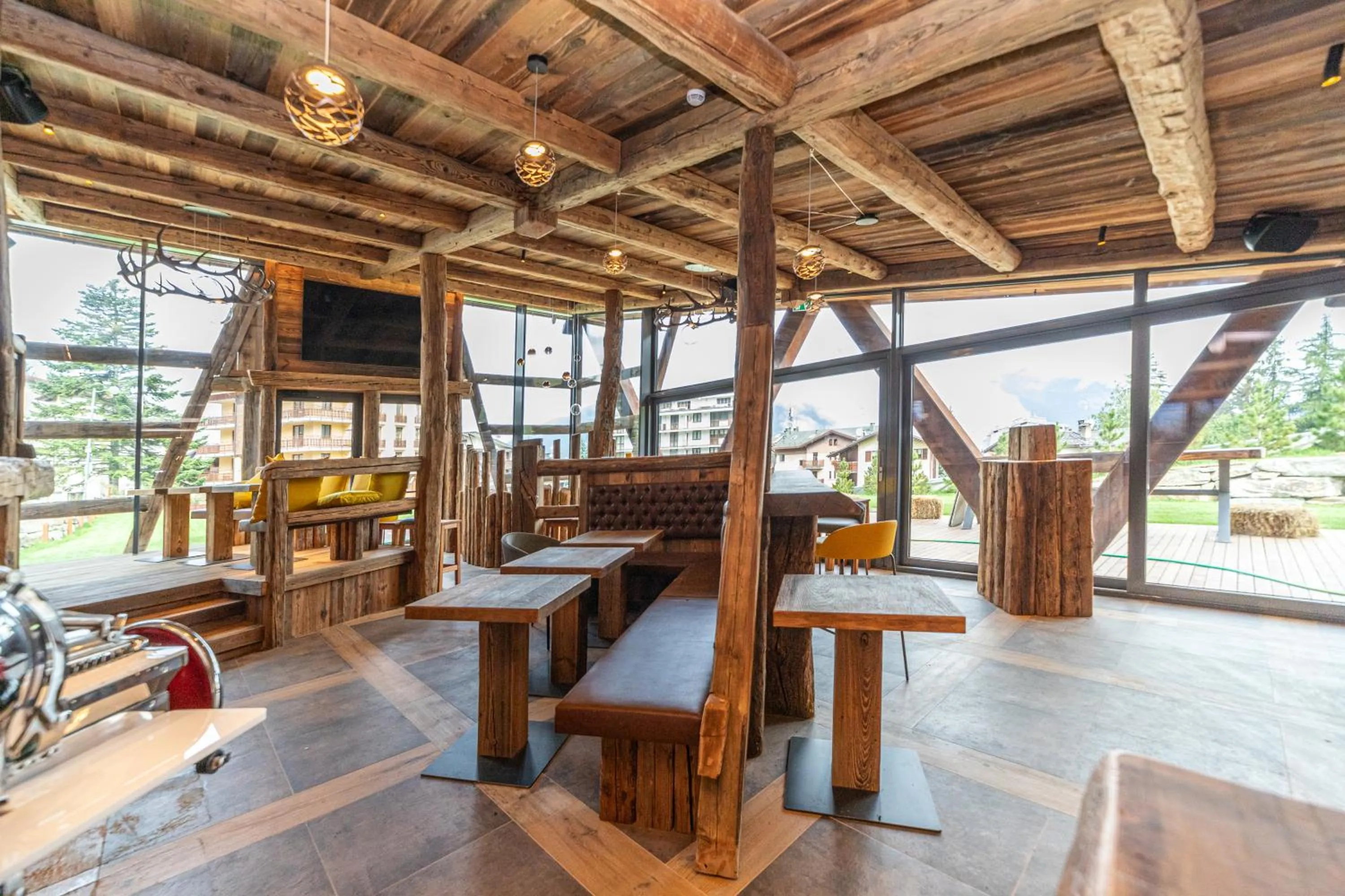 Lounge or bar in Avalanche - Alpine Boutique Hotel
